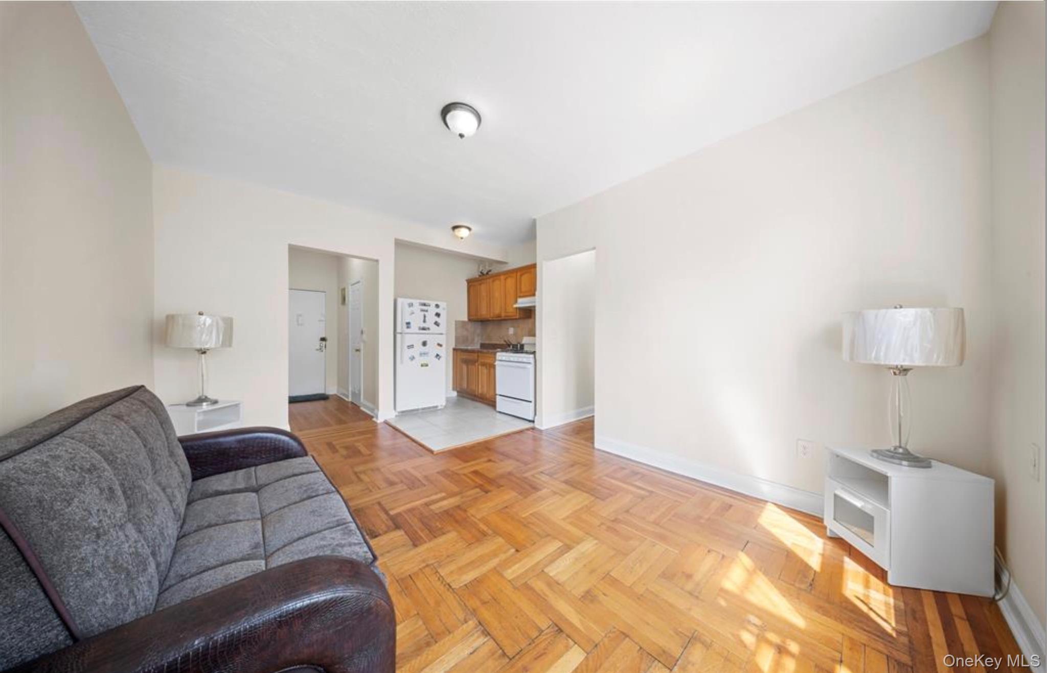 1372 Shakespeare Avenue Unit 4D — photo