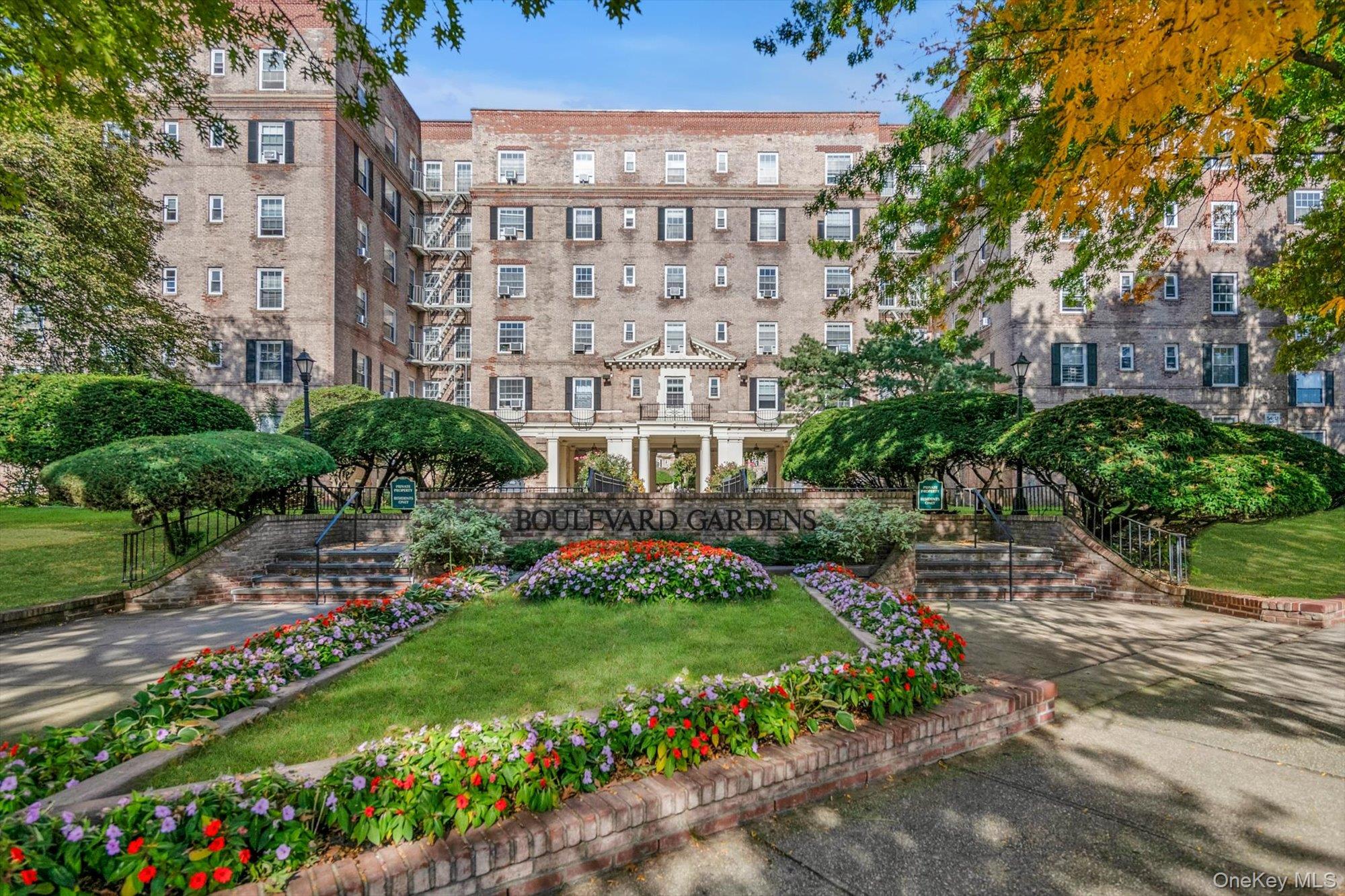 54-17 31st Avenue Unit 4K — photo