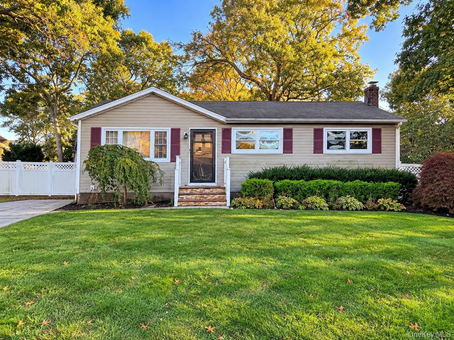 3 Squires Avenue — photo