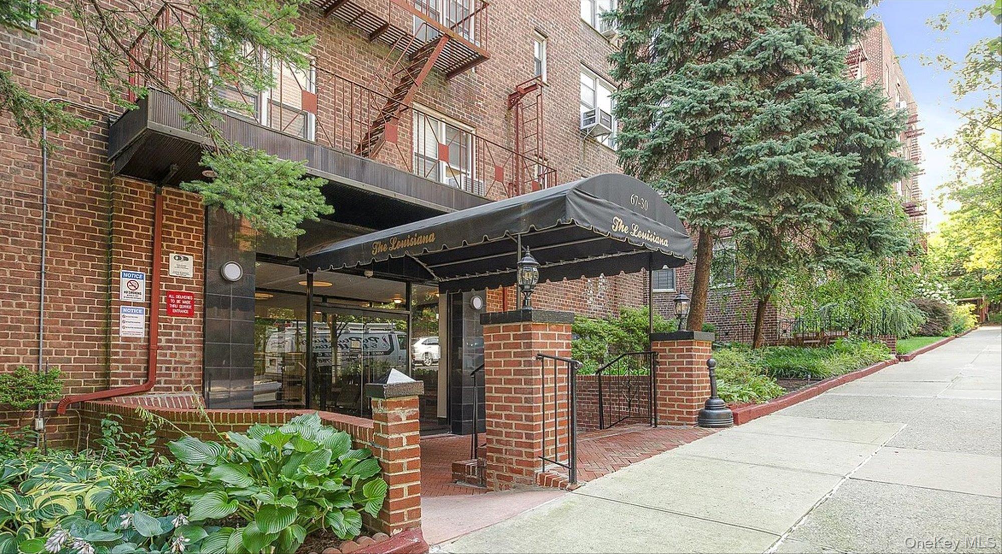67-30 Clyde Street Unit W3 — photo