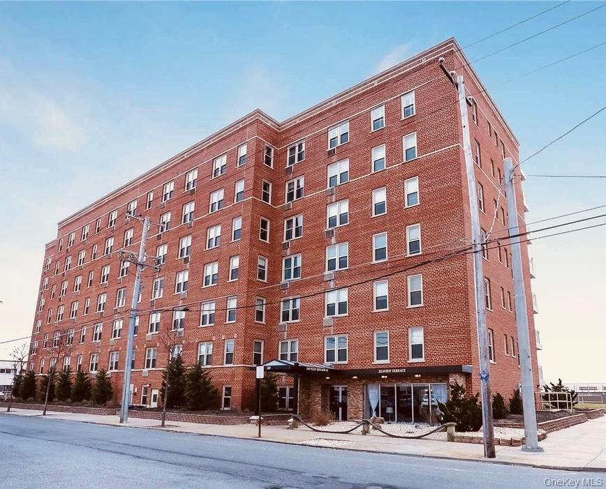 560 W Broadway Unit 5D — photo