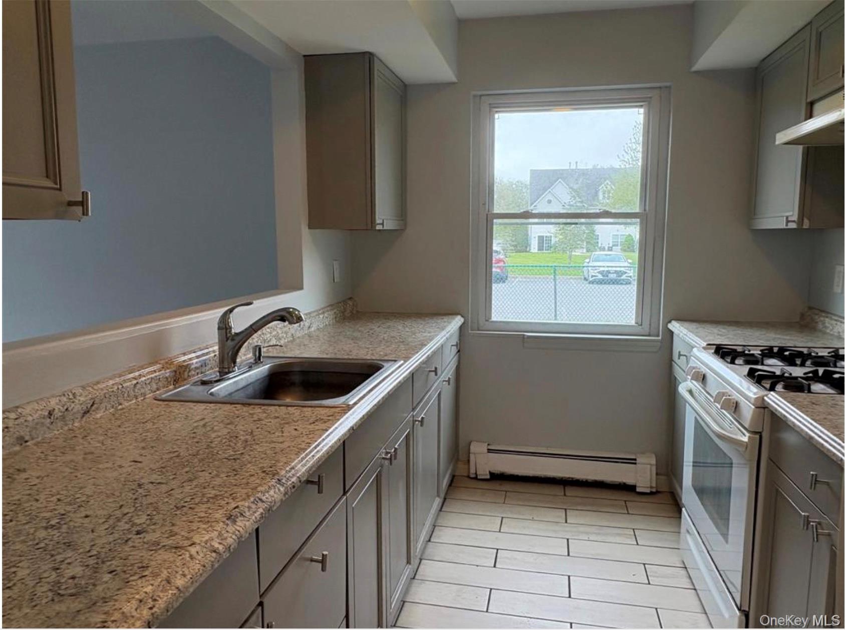32 Palmer Avenue Unit 5 — photo