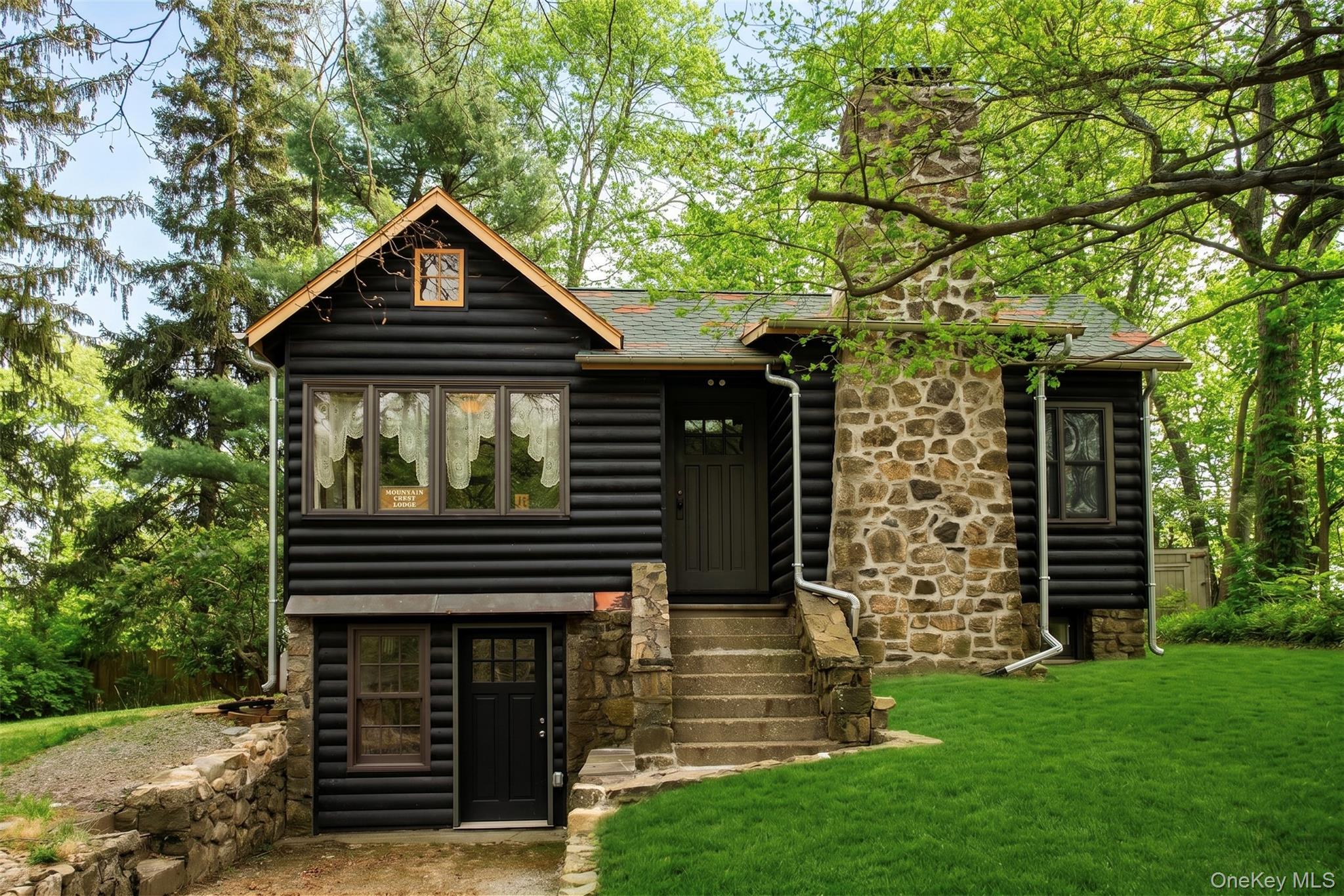 11 Locust Drive — photo