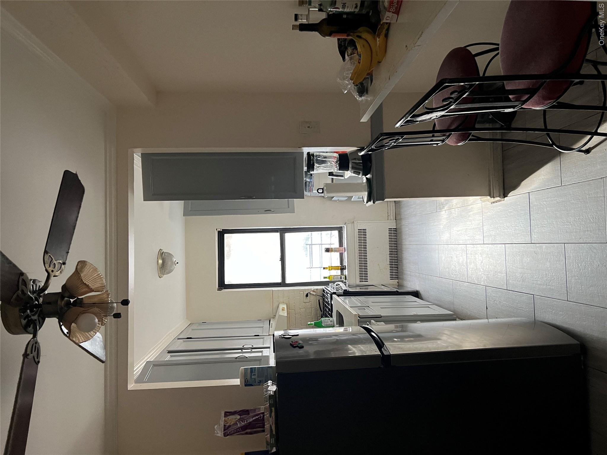 35-35 75th Street Apartment 127 Street 127 — photo