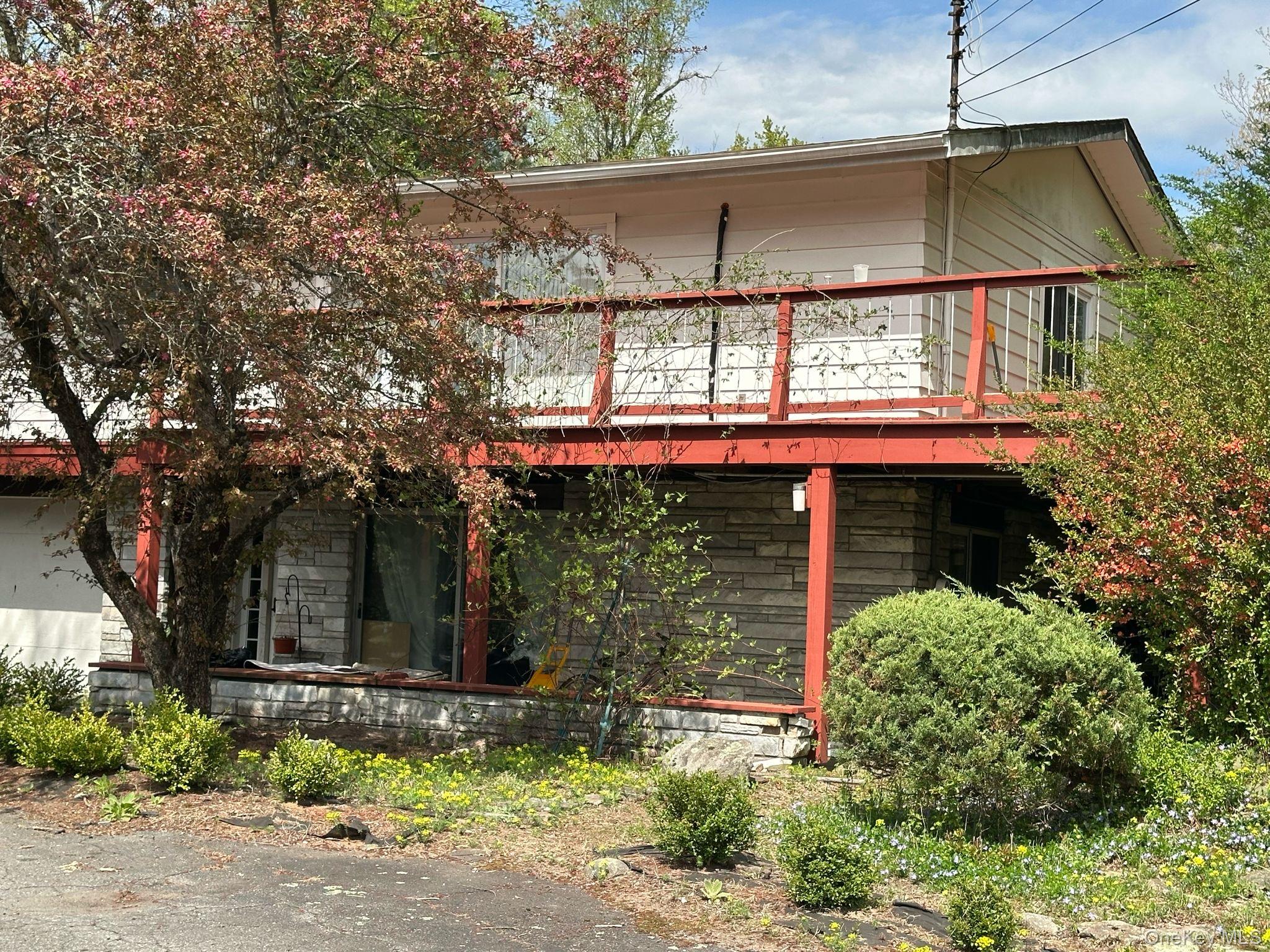 23 Diane Boulevard — photo