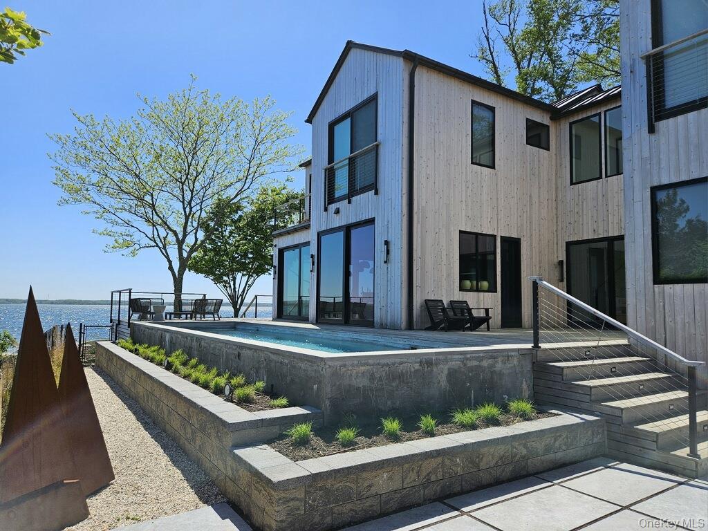 599 Peconic Bay Boulevard — photo