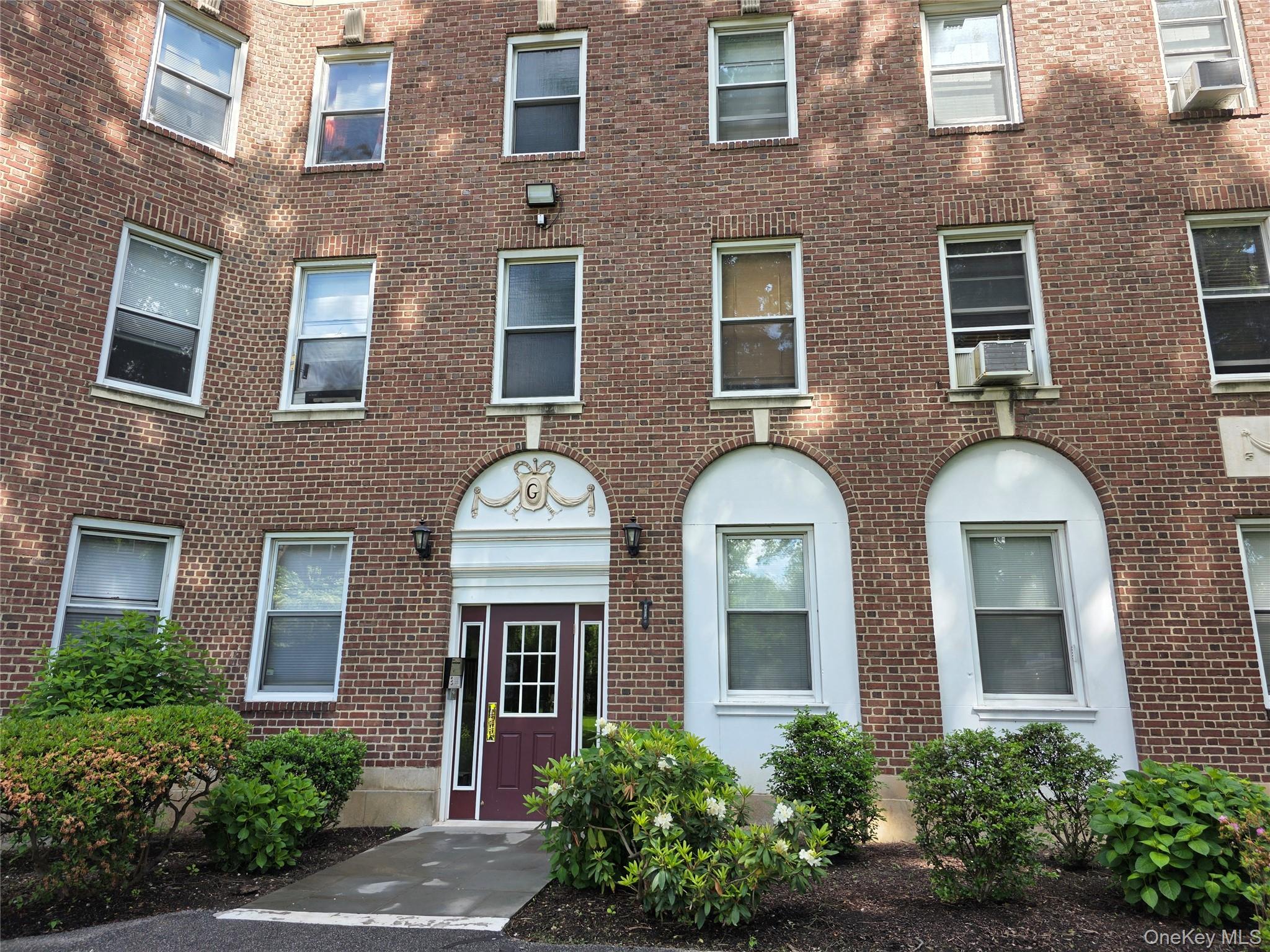 445 Gramatan Avenue Gc2 — photo