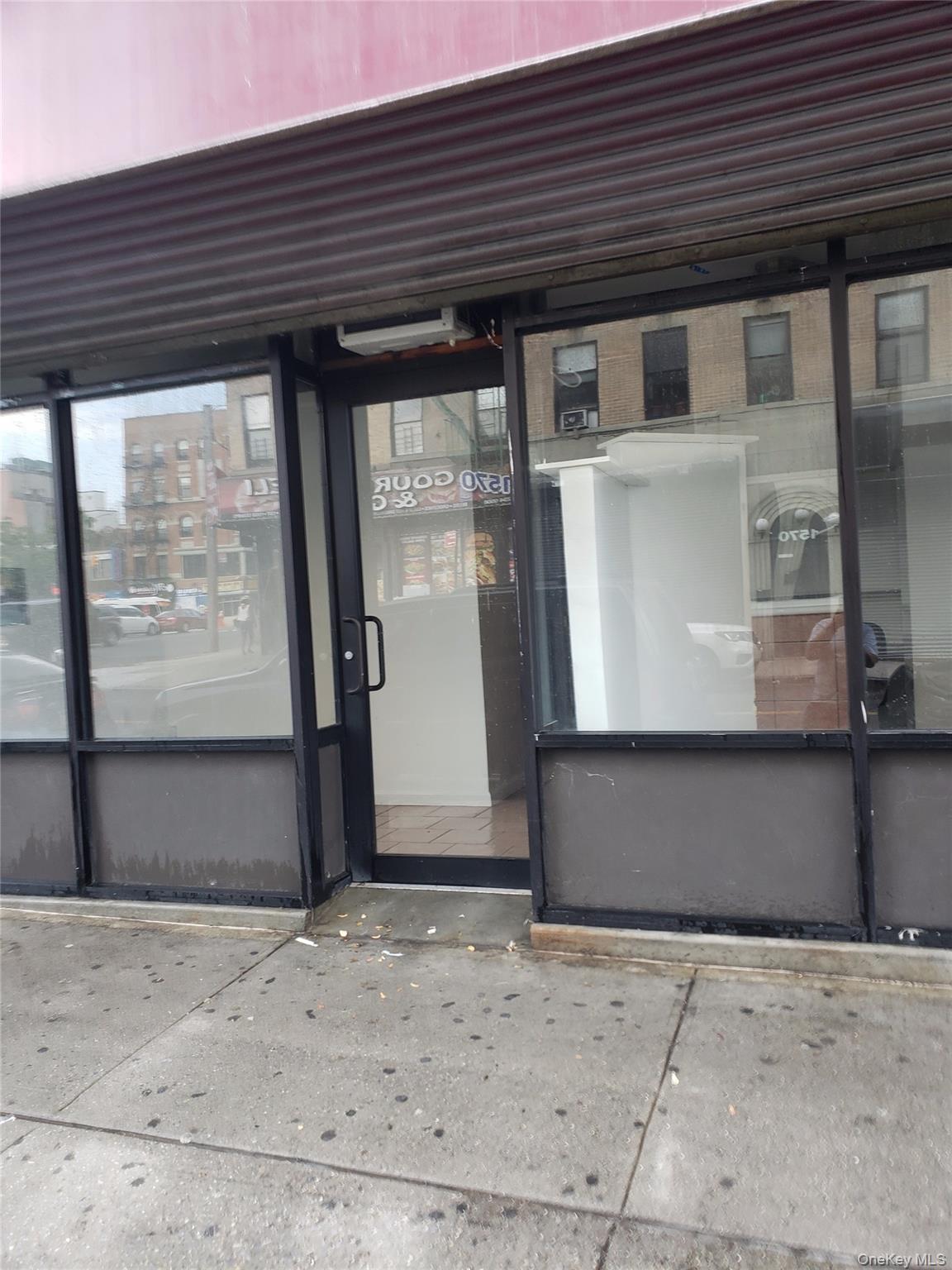 1575 Bathgate Avenue Comm 3 — photo