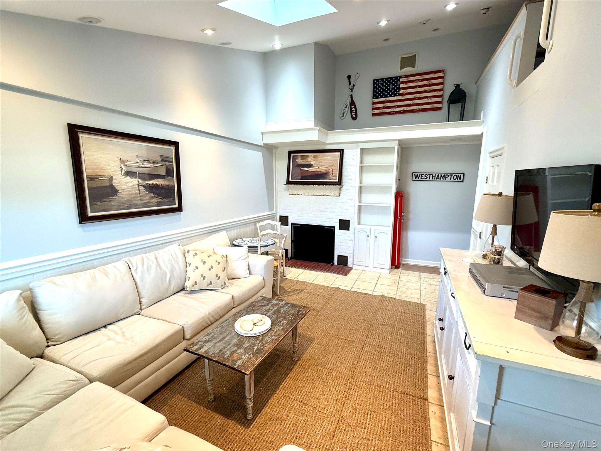 231 Dune Road 905 — photo