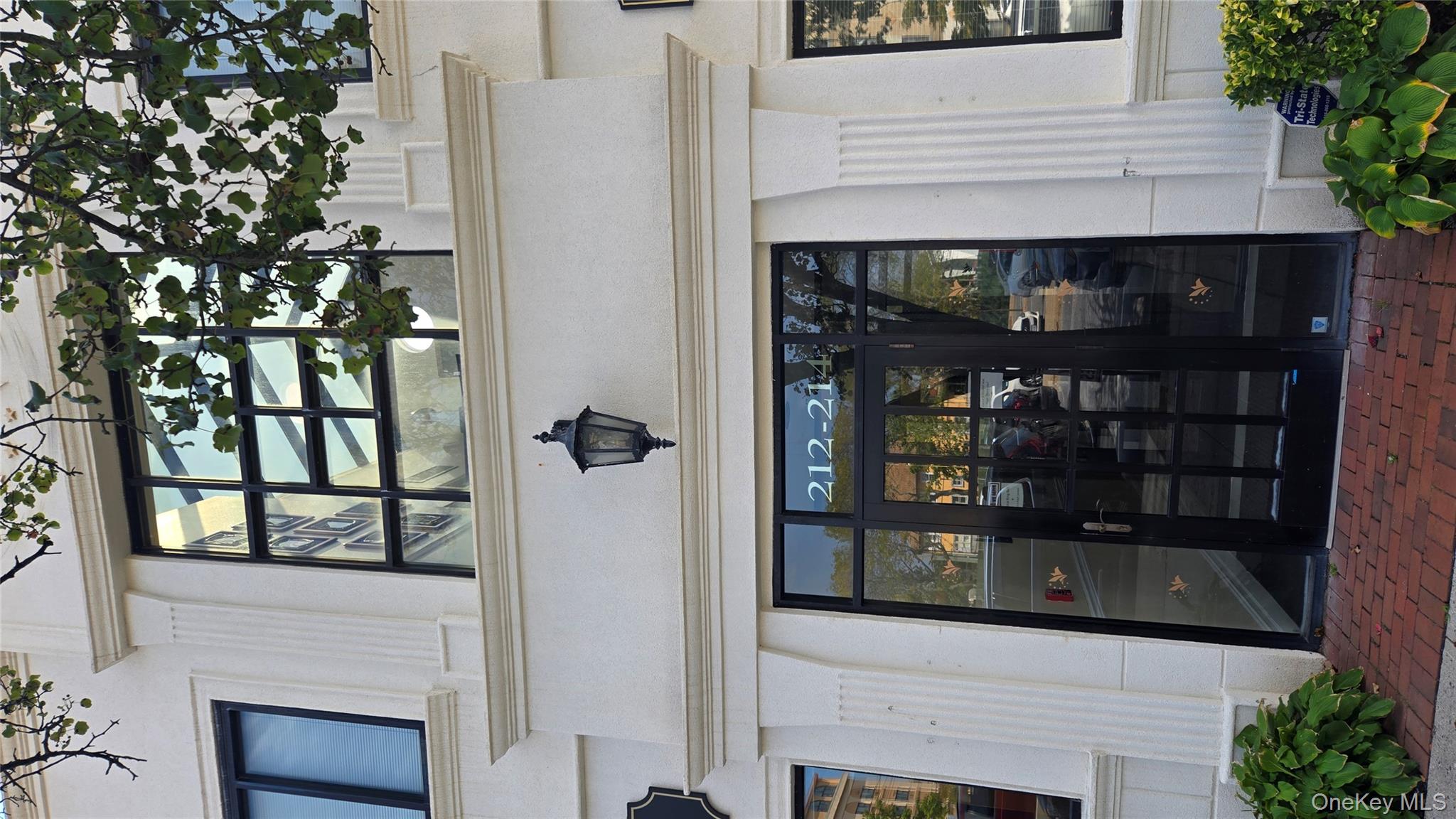 212 W Park Avenue Upper — photo