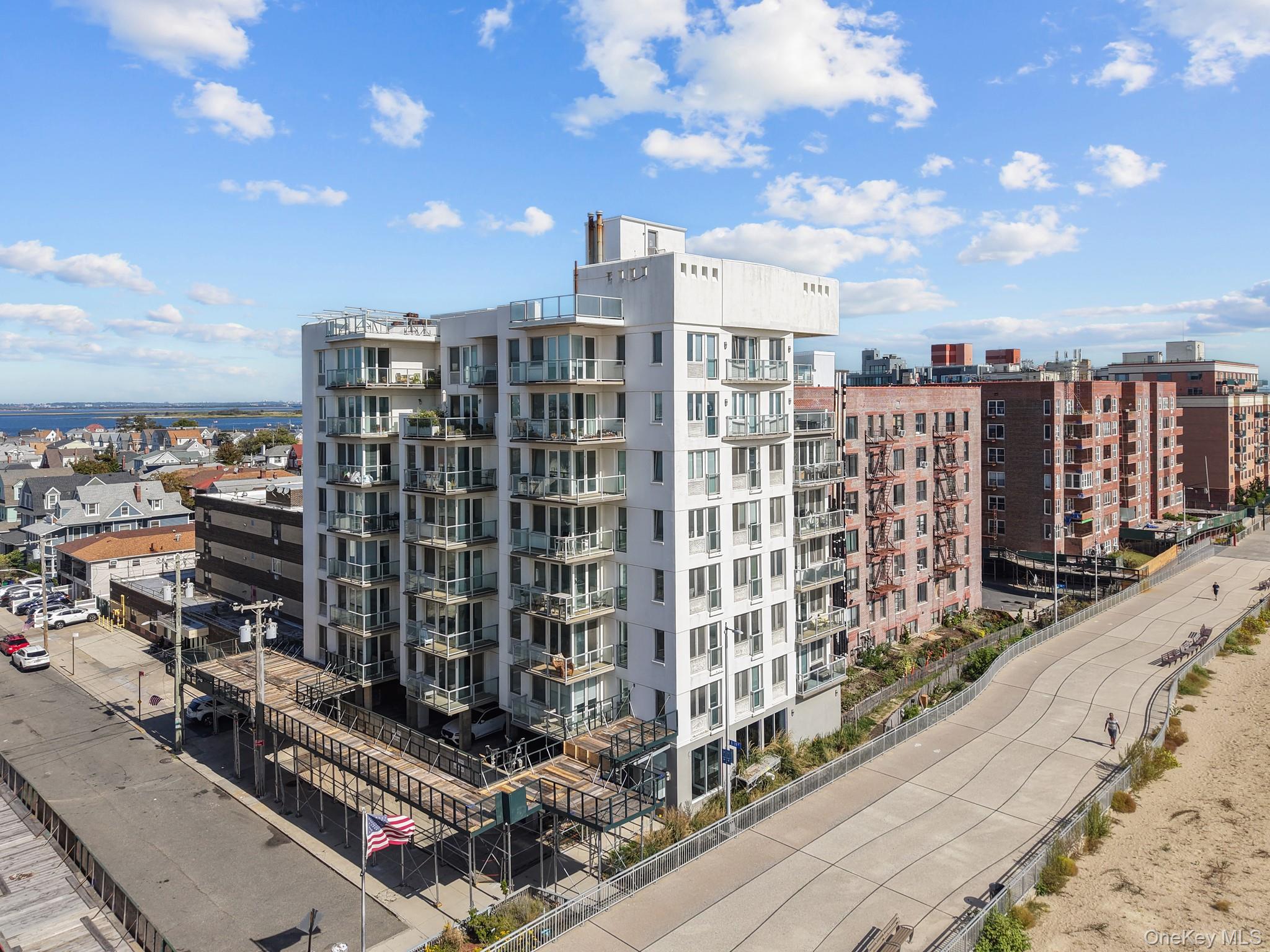 118-20 Ocean Promenade 6D — photo