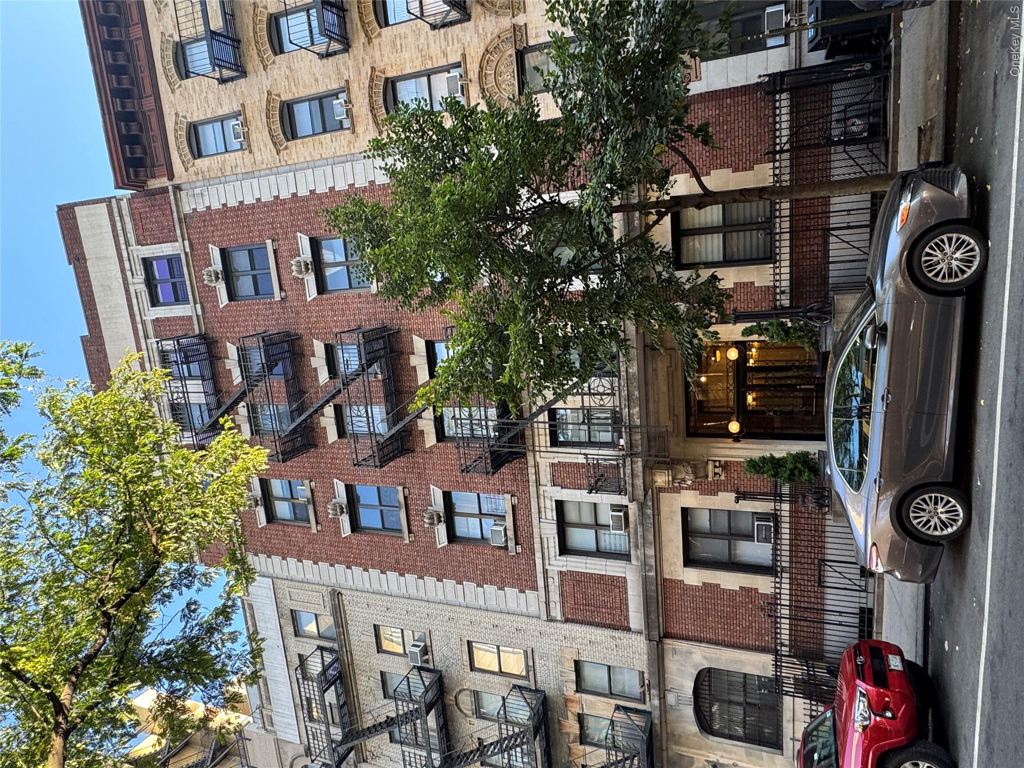 139 E 30th Street 3D — photo