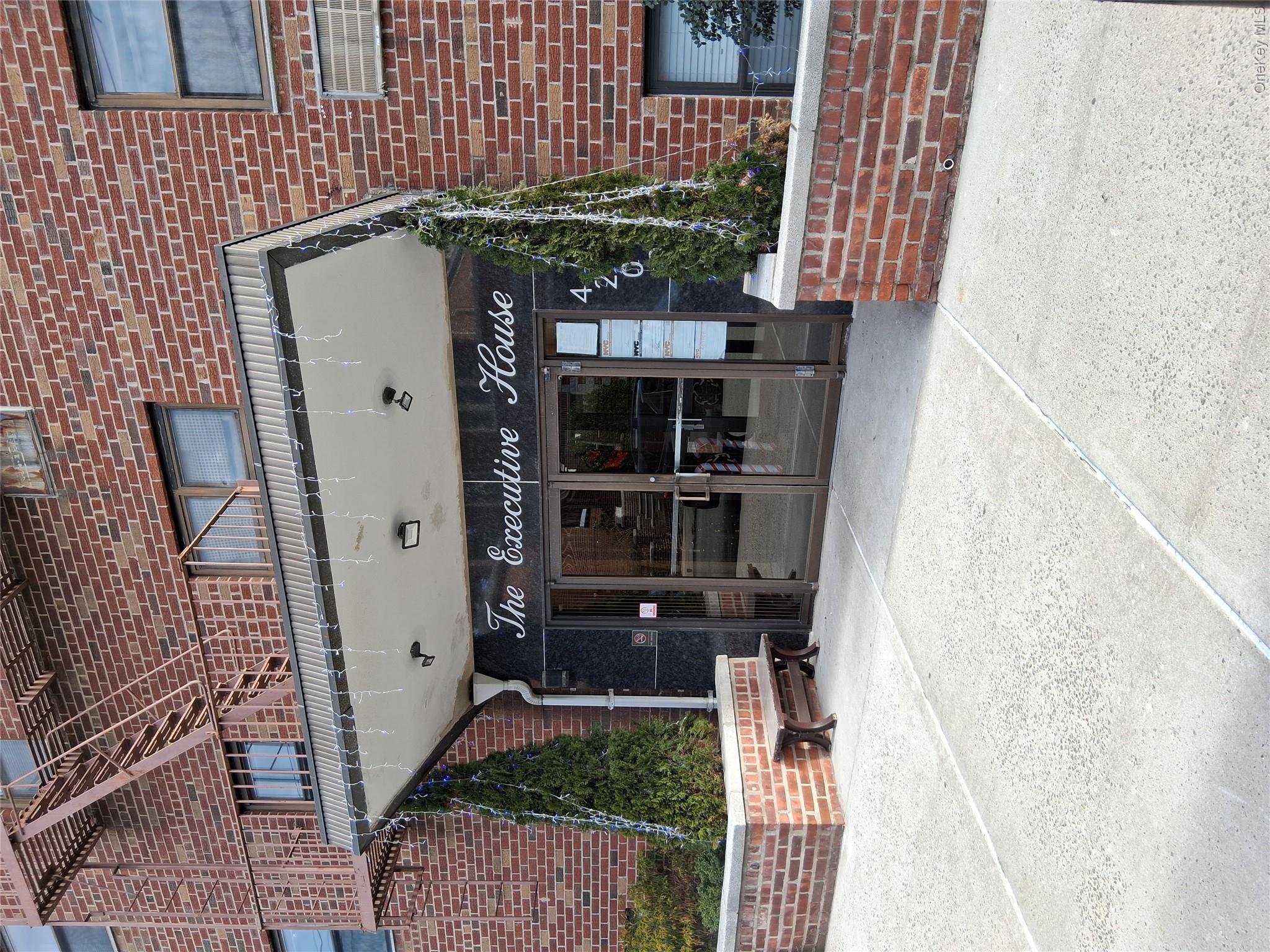 4200 Herkimer Place 4E — photo