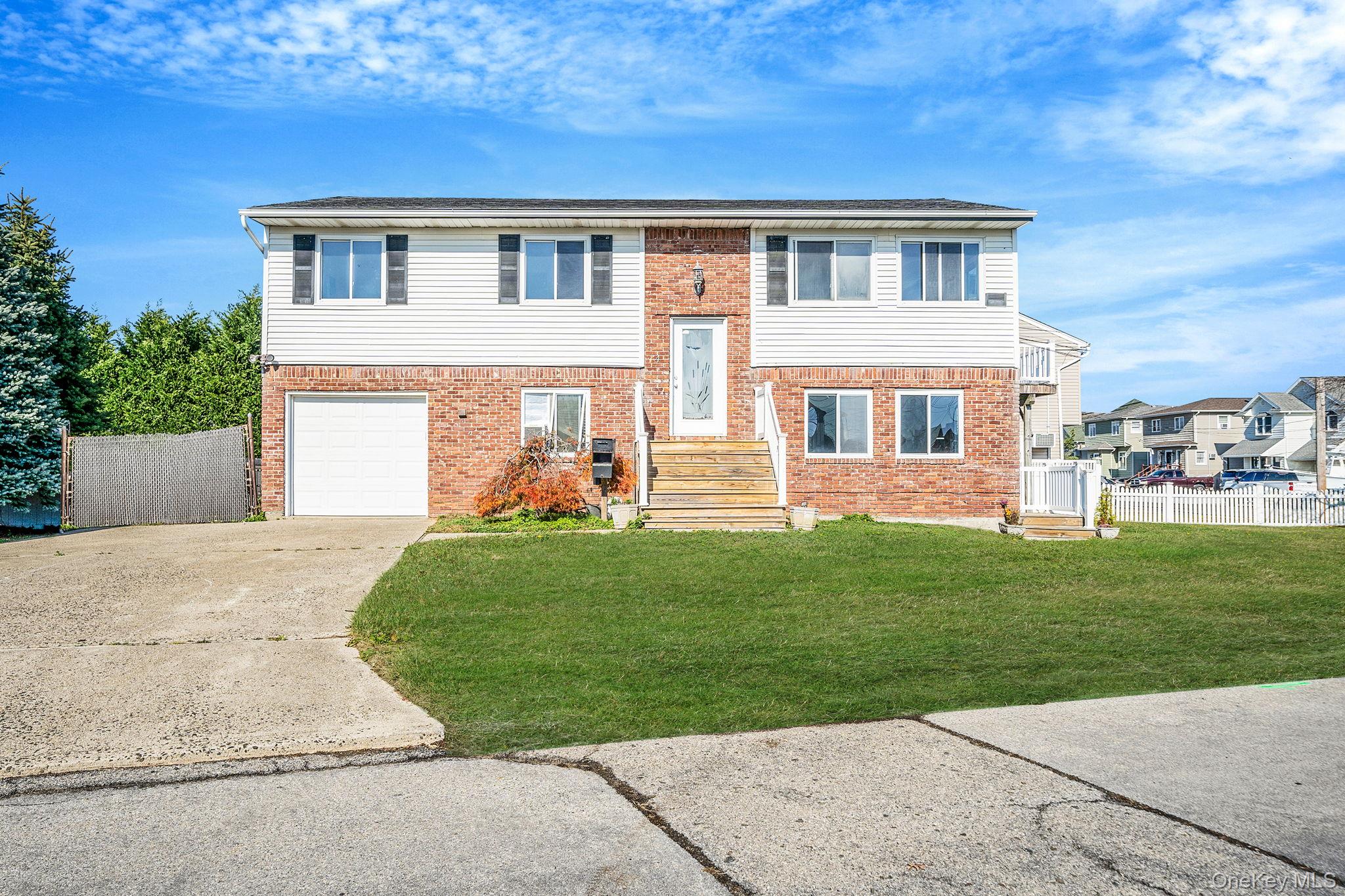 4 Bay Place — photo