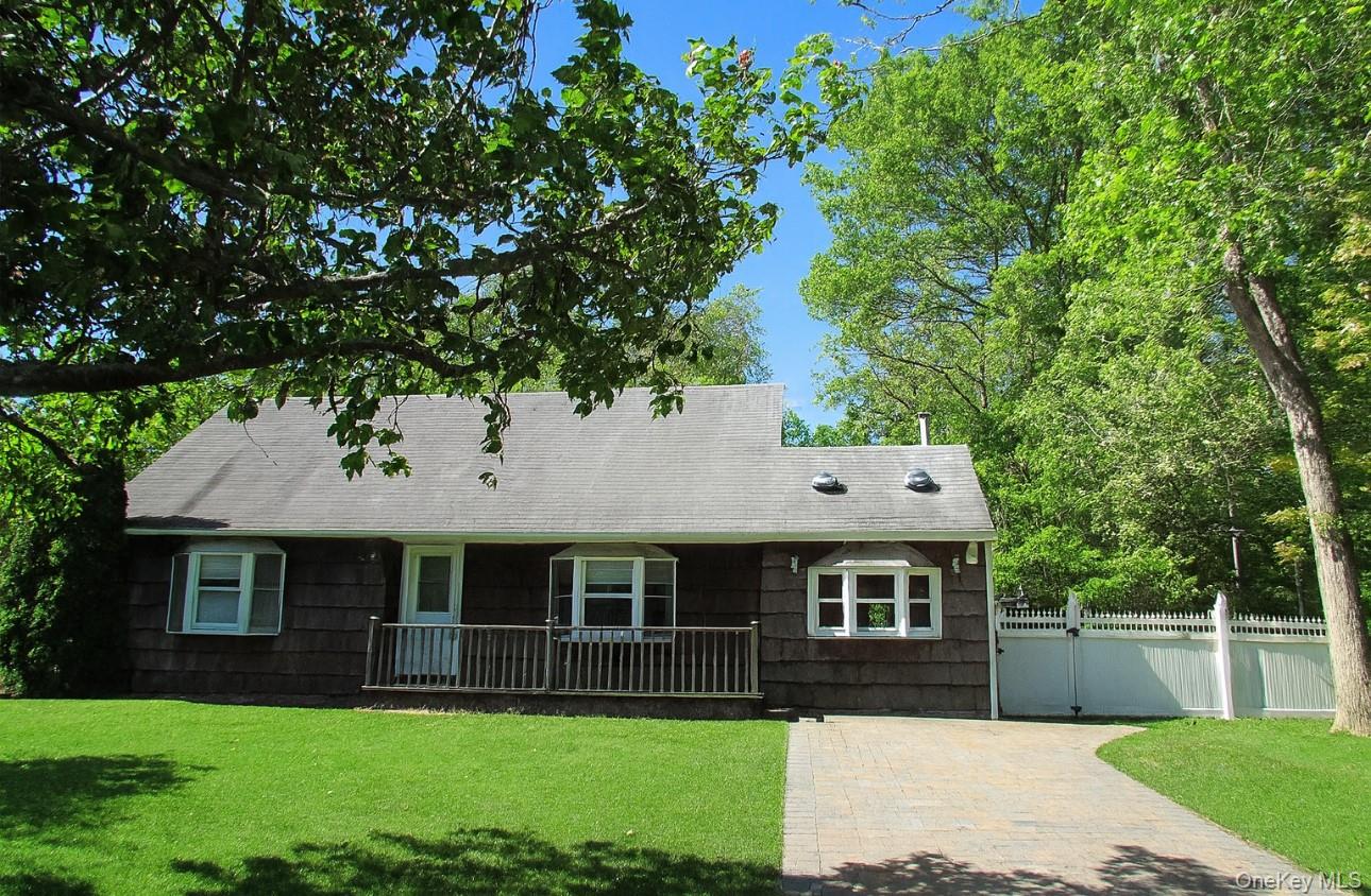 49 Highview Lane, Brookhaven, NY 11961