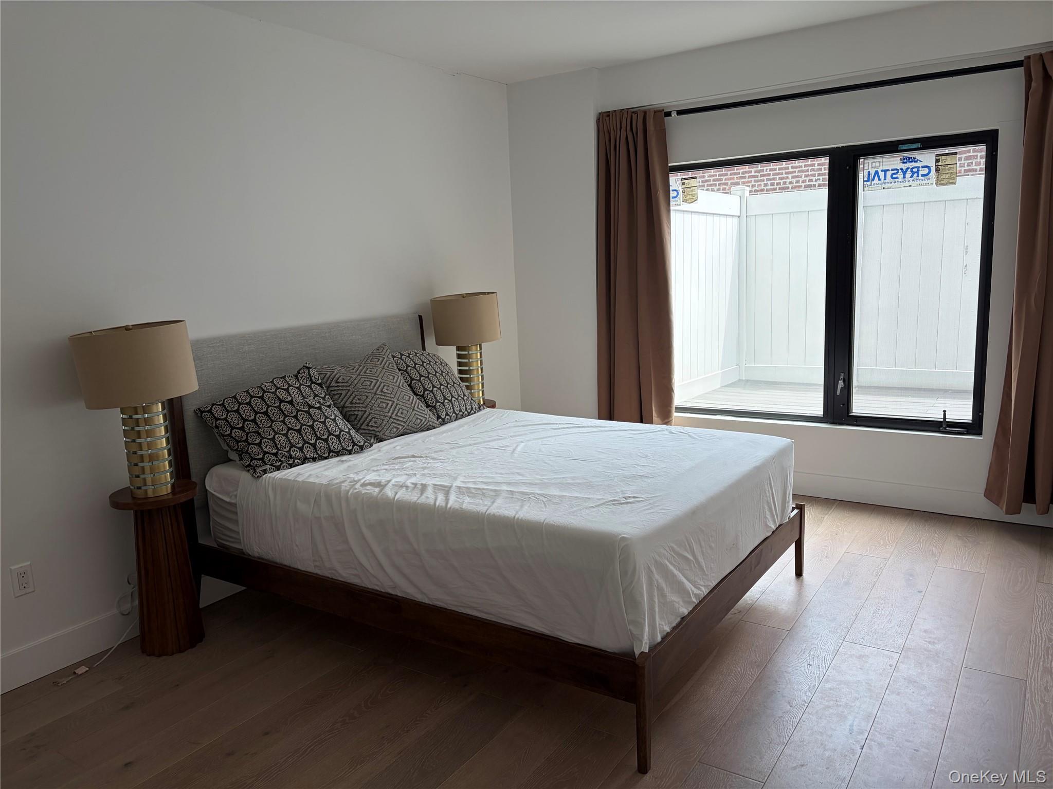 52-16 Roosevelt Avenue 2C — photo