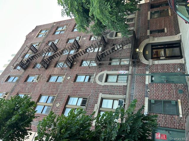 2431 Crotona Avenue — photo