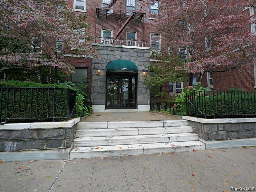 3321 Bruckner Boulevard 5J — photo