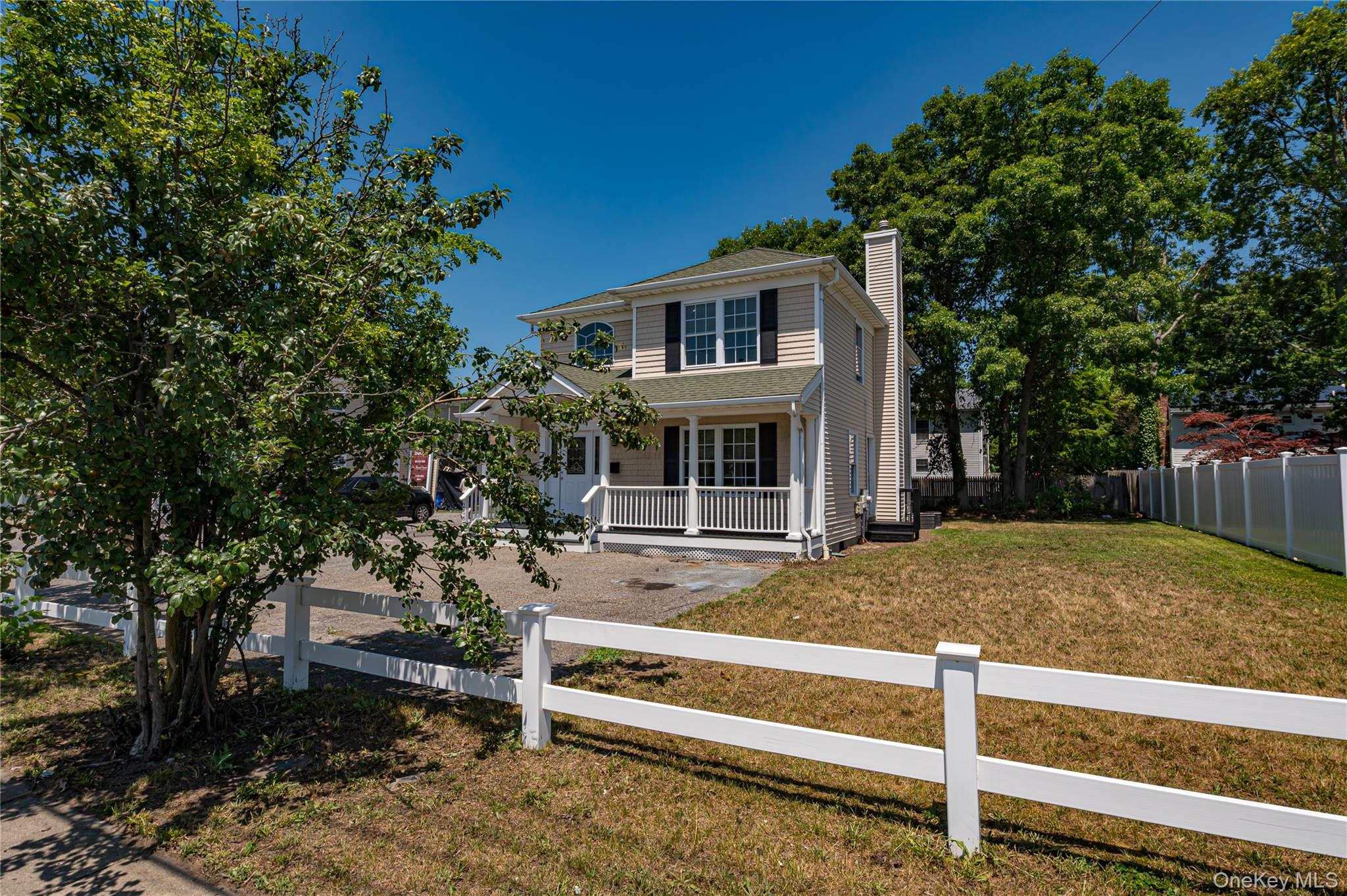 2163 Sunrise Highway — photo