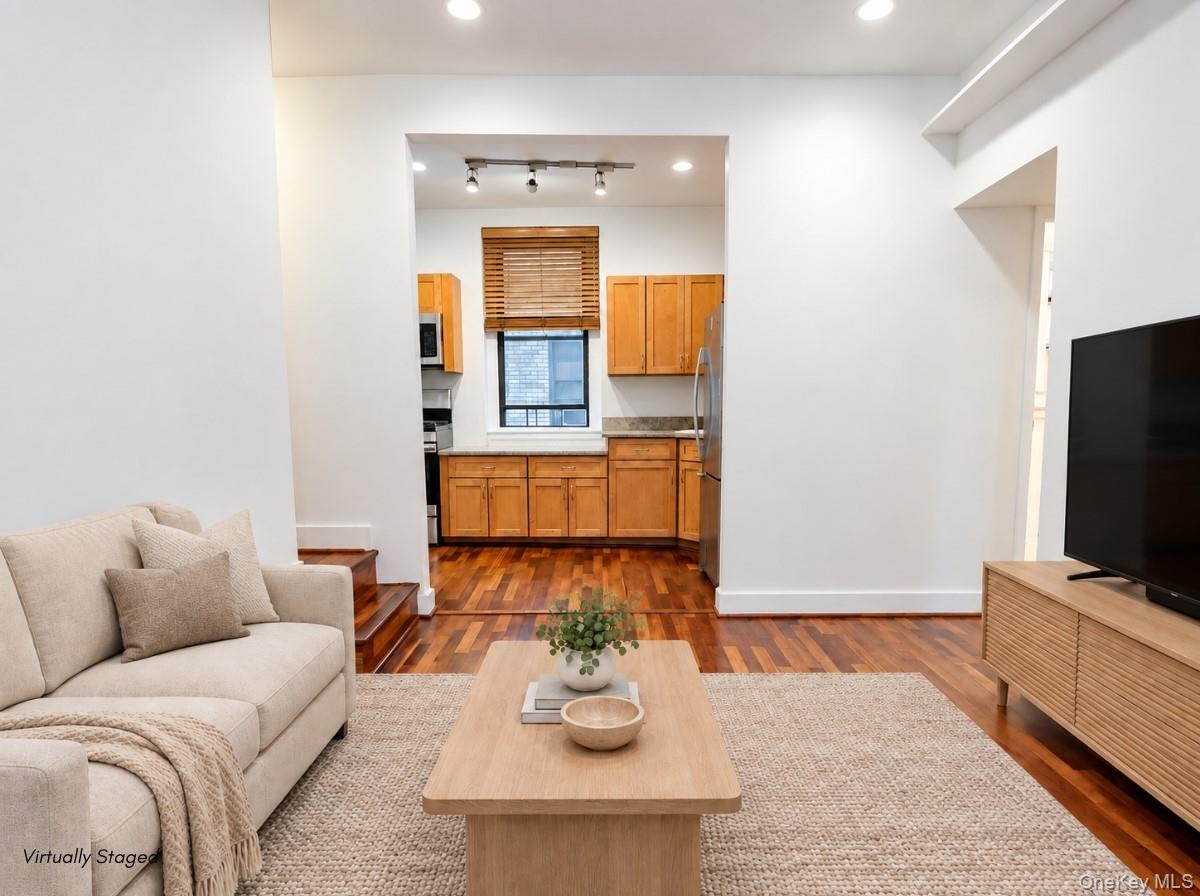 21-28 35 Street 1G — photo