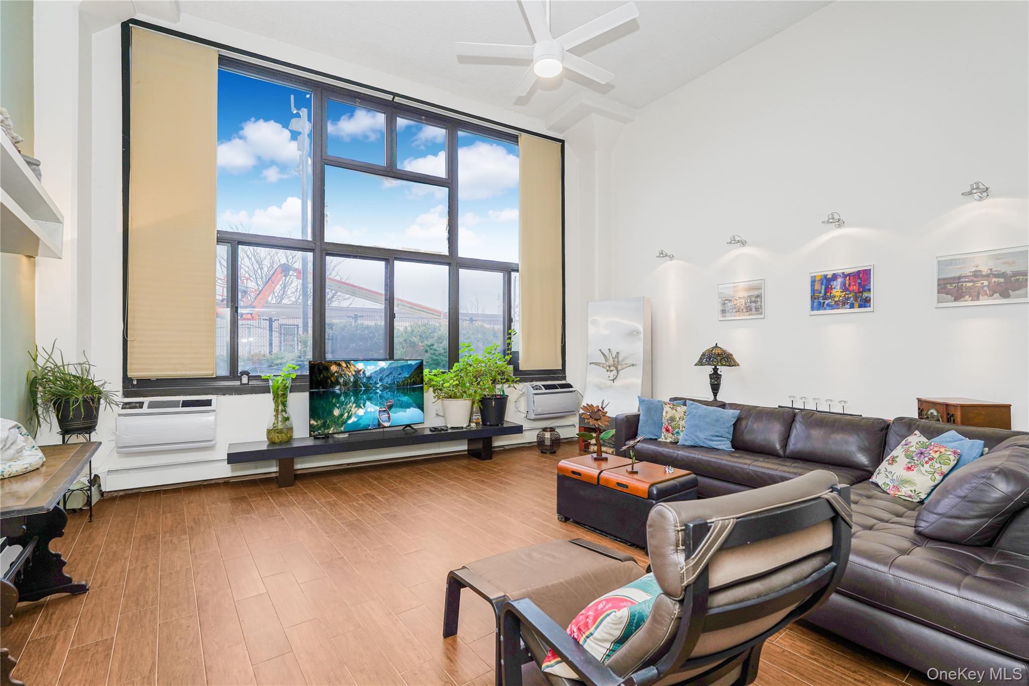 10 Bay Street Landing 1D — photo