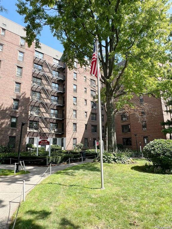 11219 34th Avenue Unit F — photo