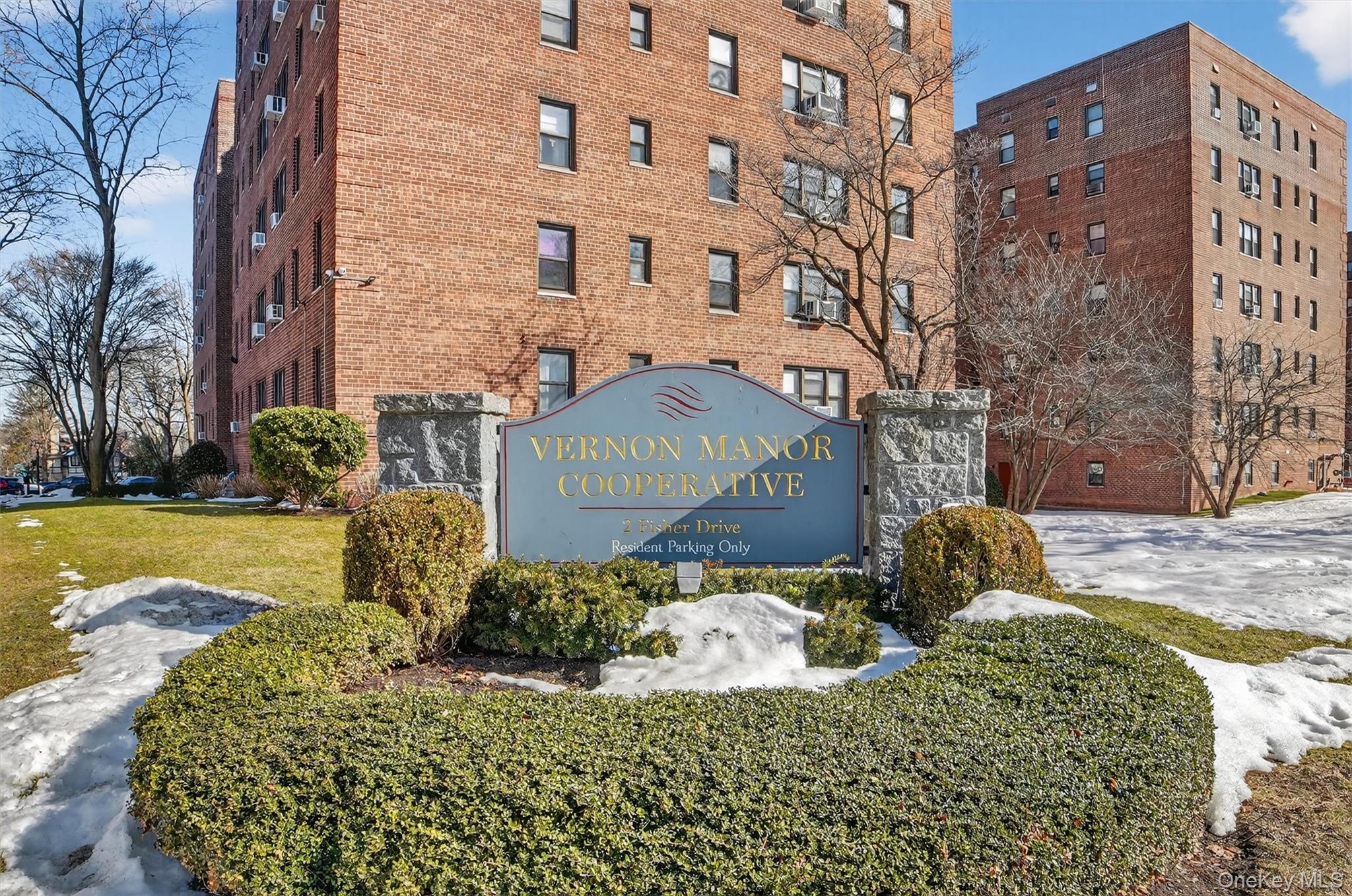 2 Fisher Drive 318 — photo