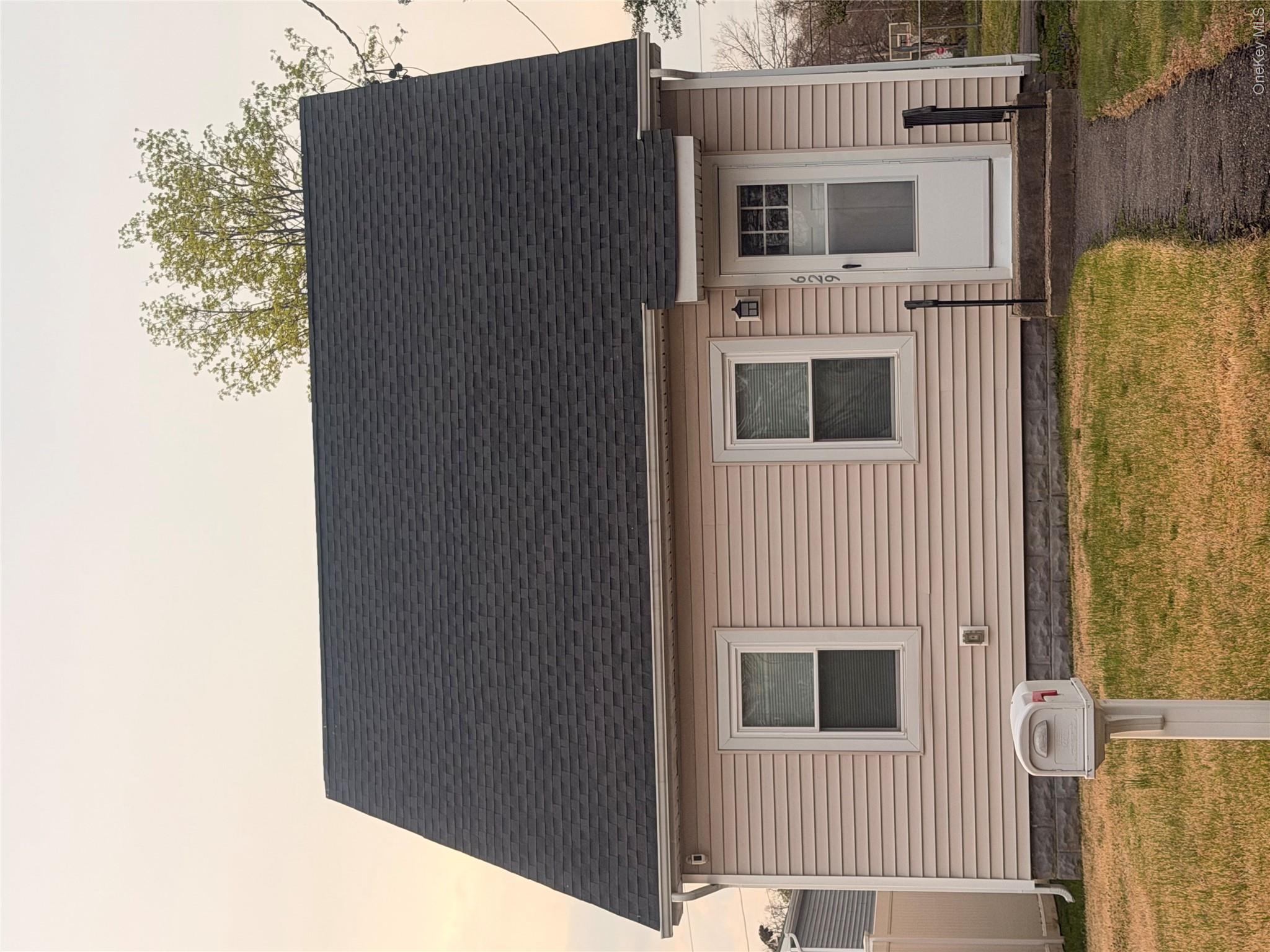 629 Lakeway Drive — photo