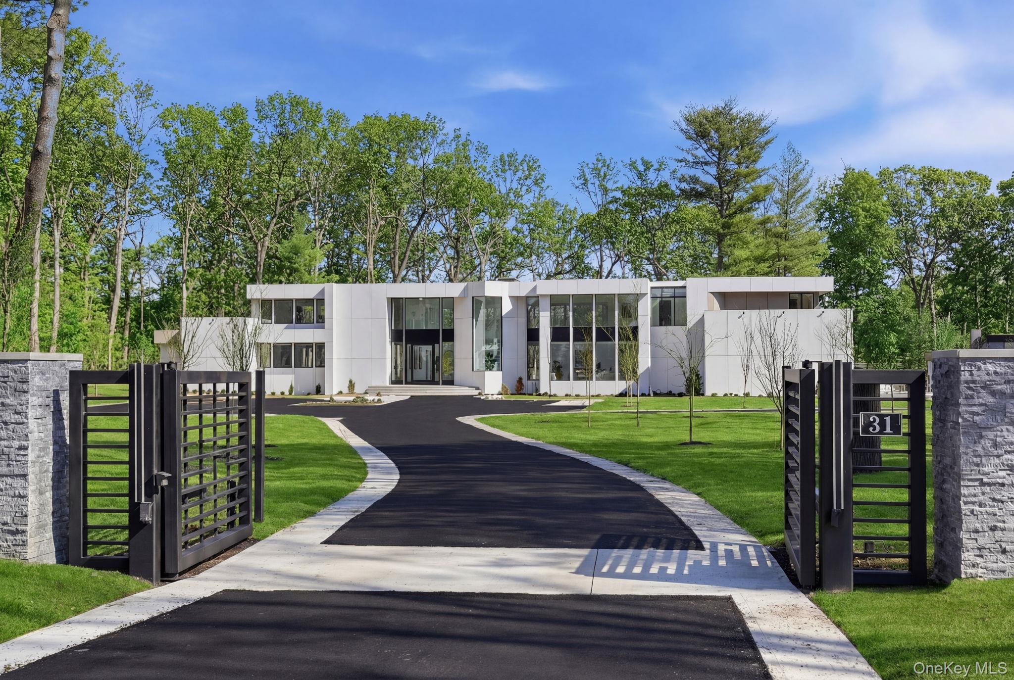 31 Chestnut Hill Drive — photo