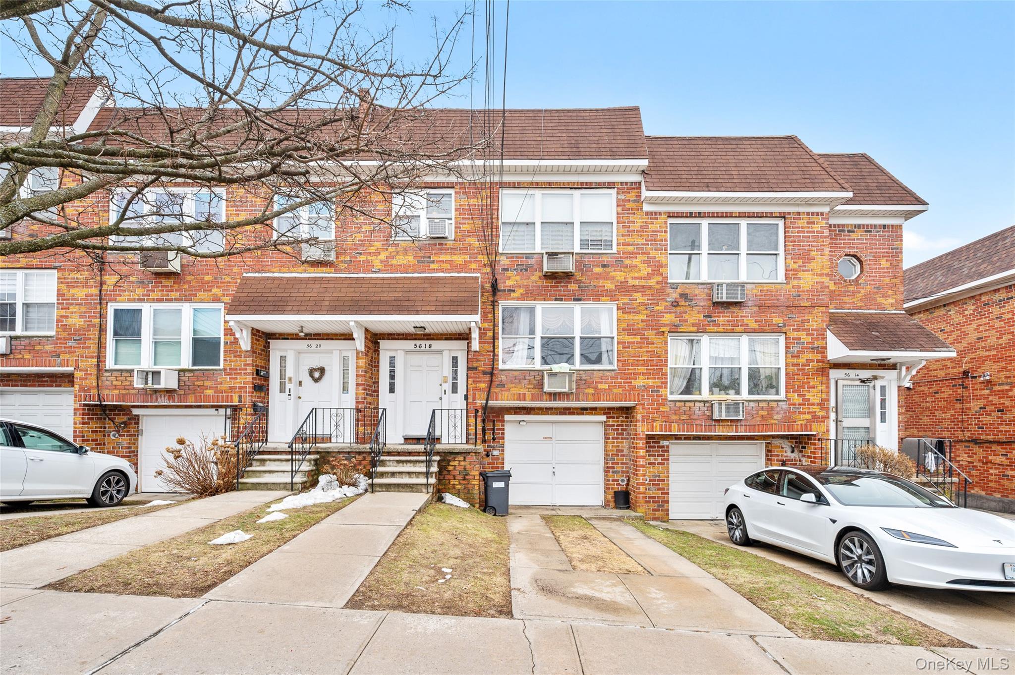 56-18 Cloverdale Boulevard — photo