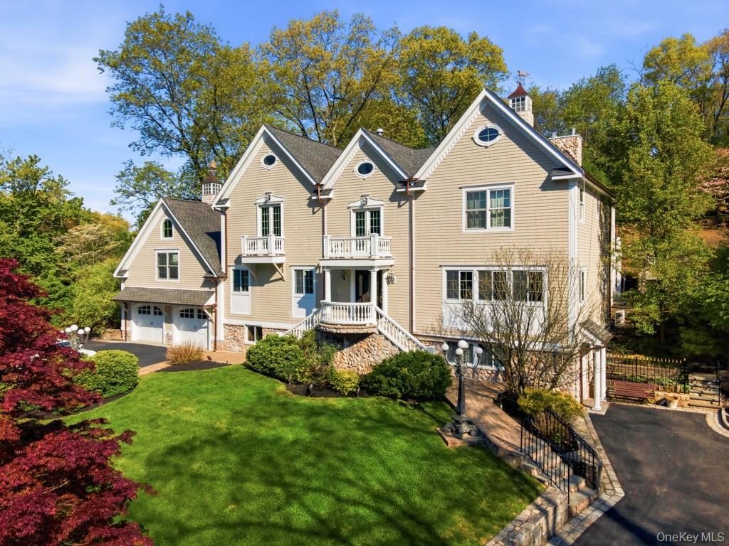33 Greenbriar Drive — photo