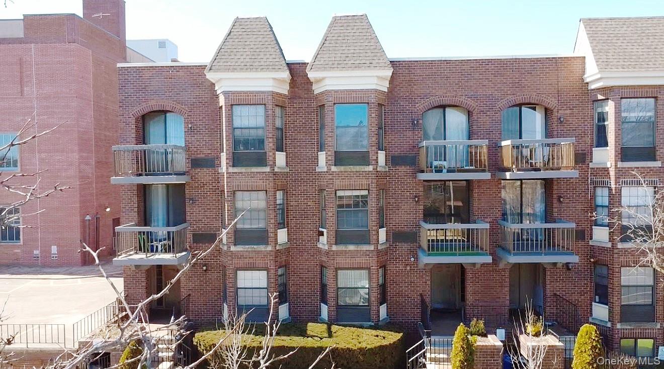 7124 164th Street 2Fl — photo