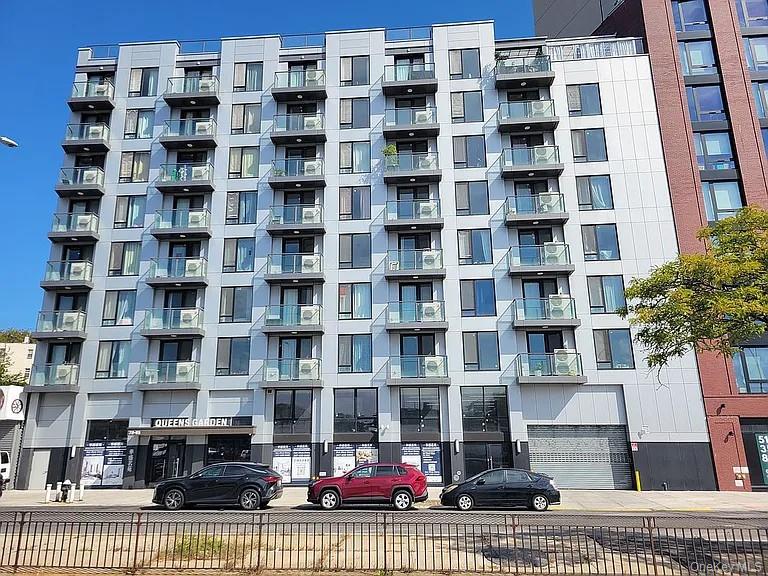 70-65 Queens Boulevard 3L — photo