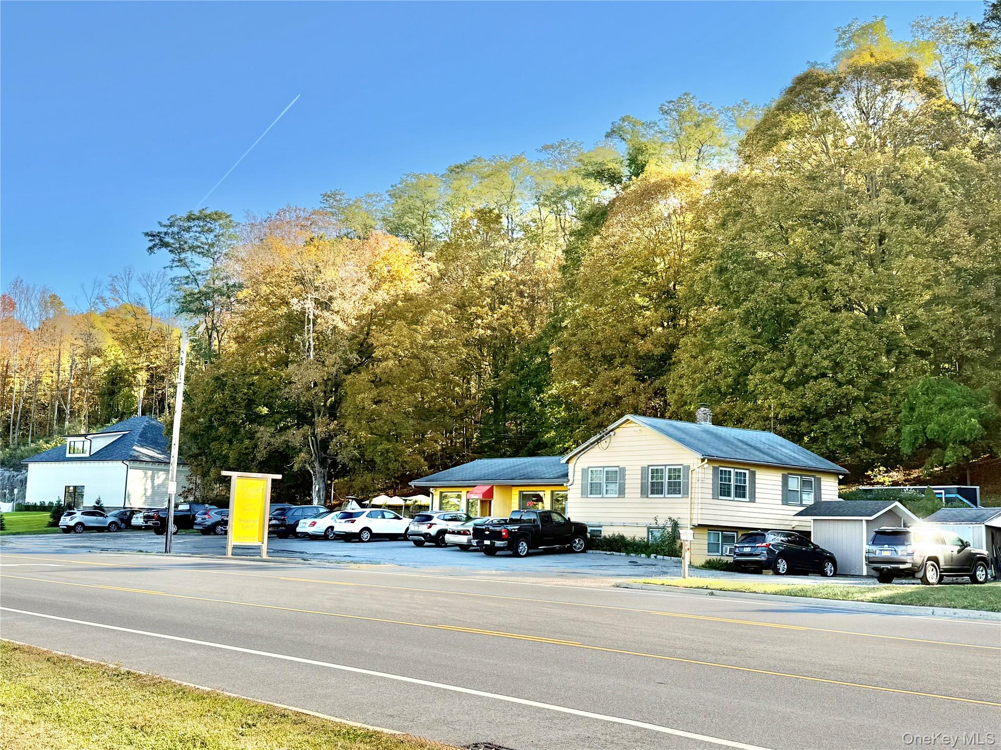 56 Route 22 — photo