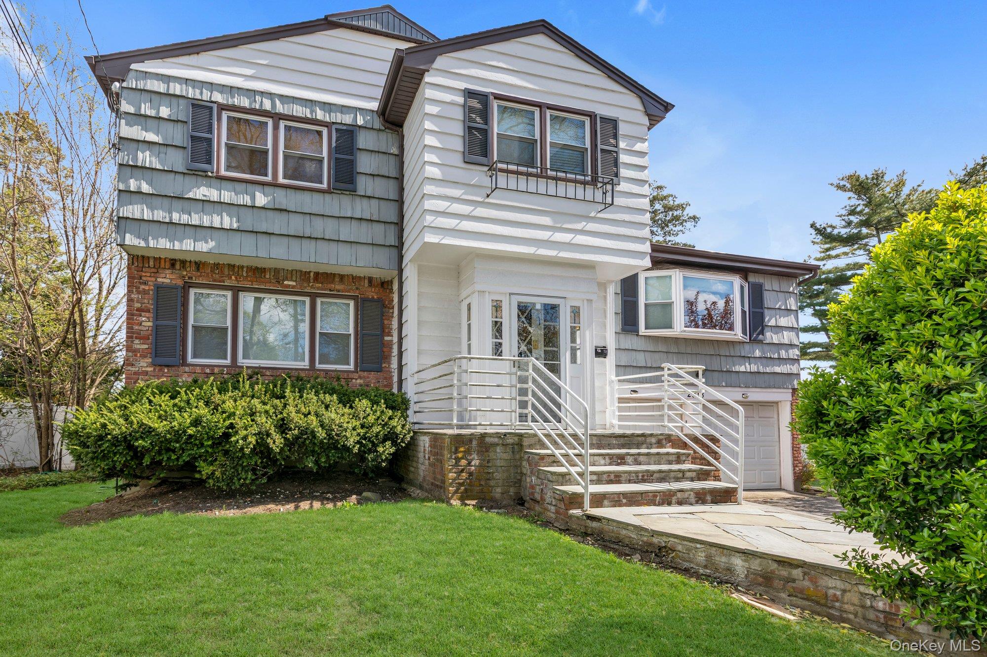 2038 Ripley Lane, Hempstead, NY 11566