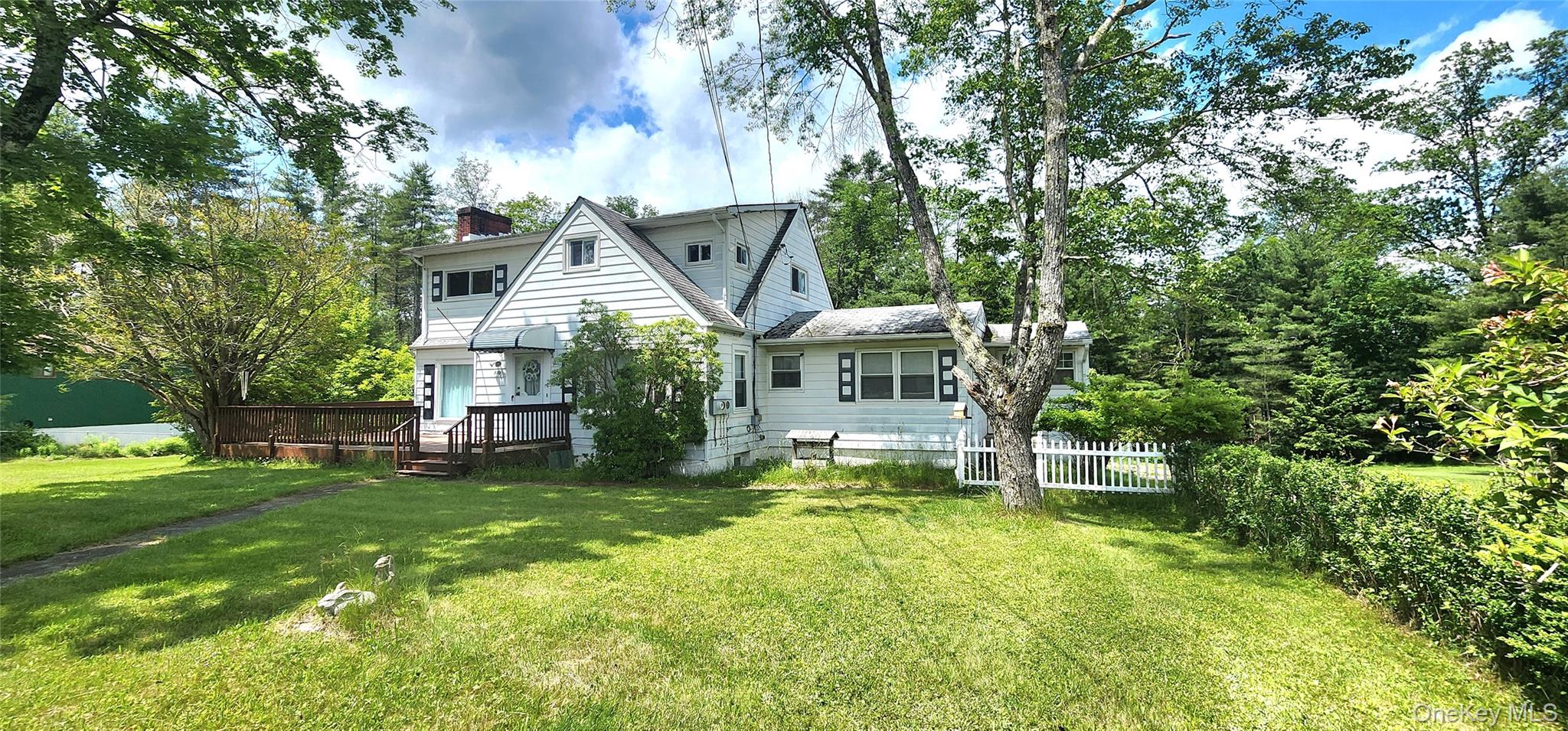 530 Sackett Lake Road — photo