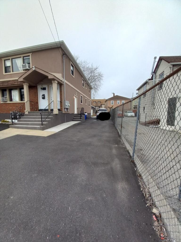 13 Clinton Avenue — photo