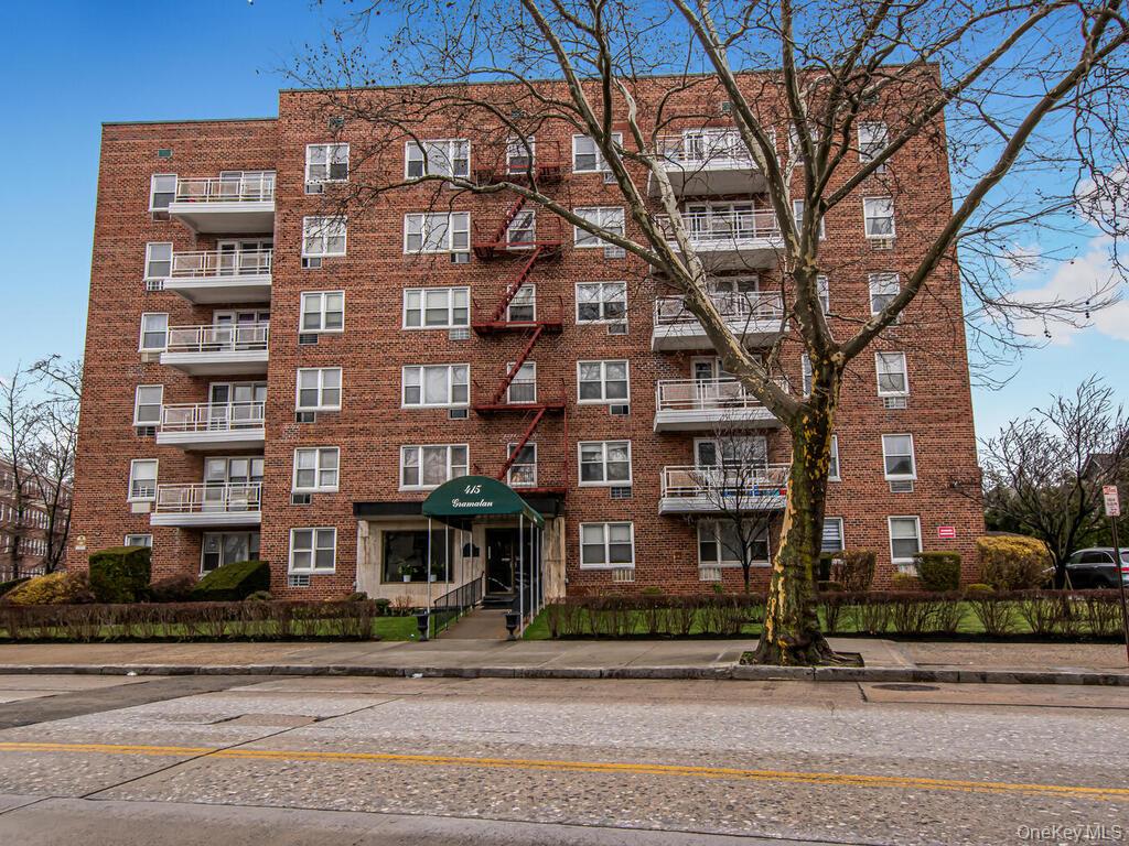 415 Gramatan Avenue 1C — photo