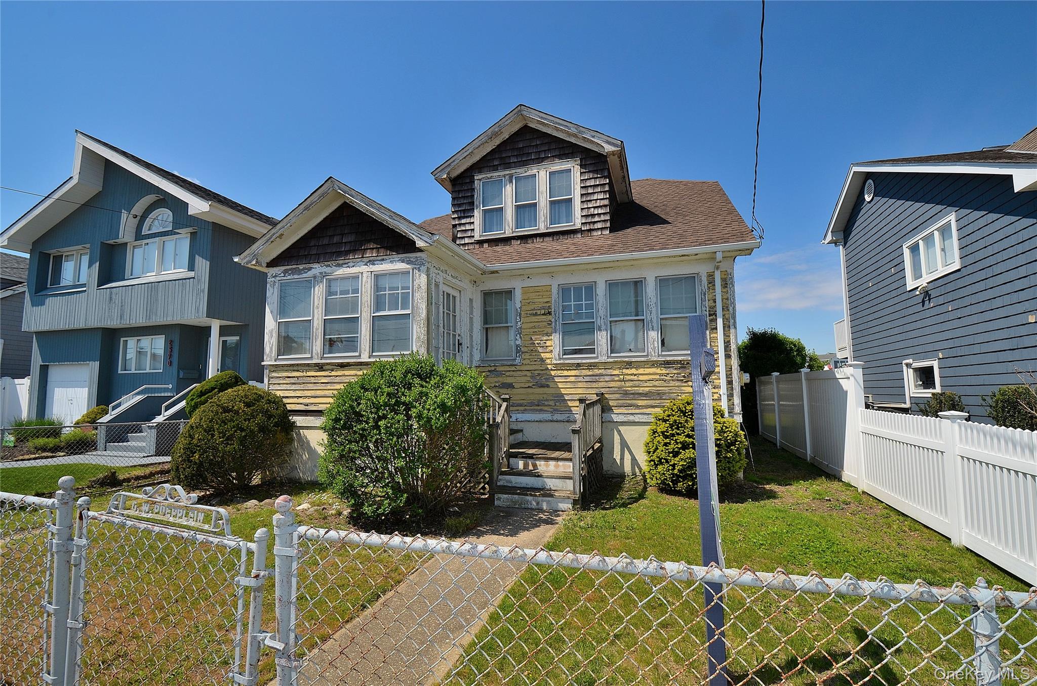 2586 Riverside Drive, Hempstead, NY 11793 — photo 3