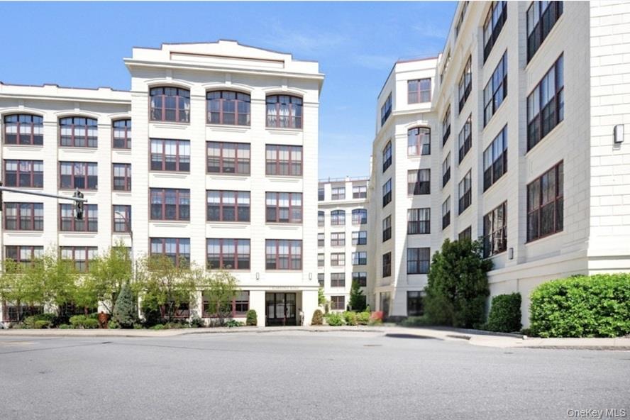 1 Scarsdale Road 319 — photo