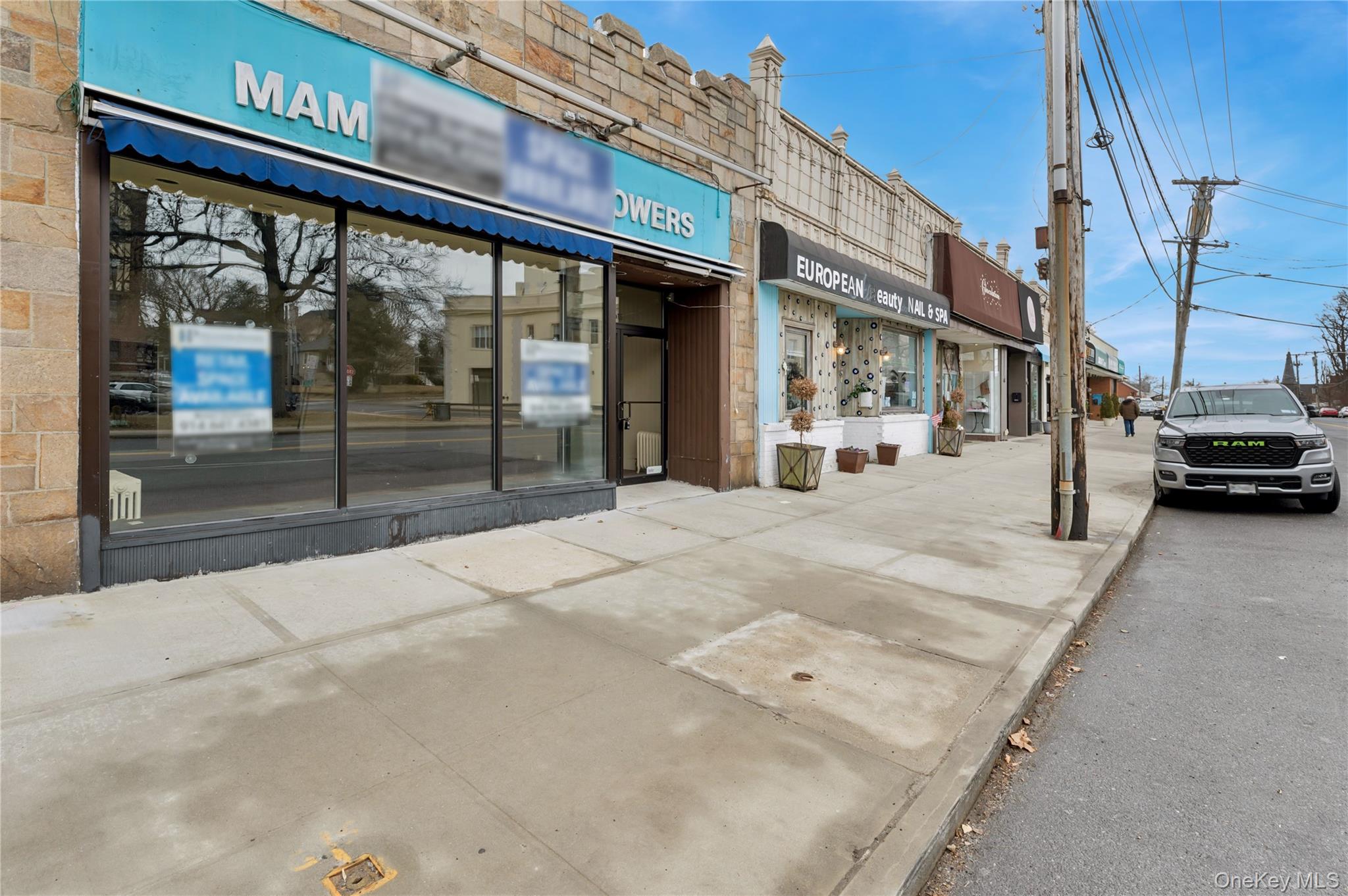 615 East Boston Post Road — photo