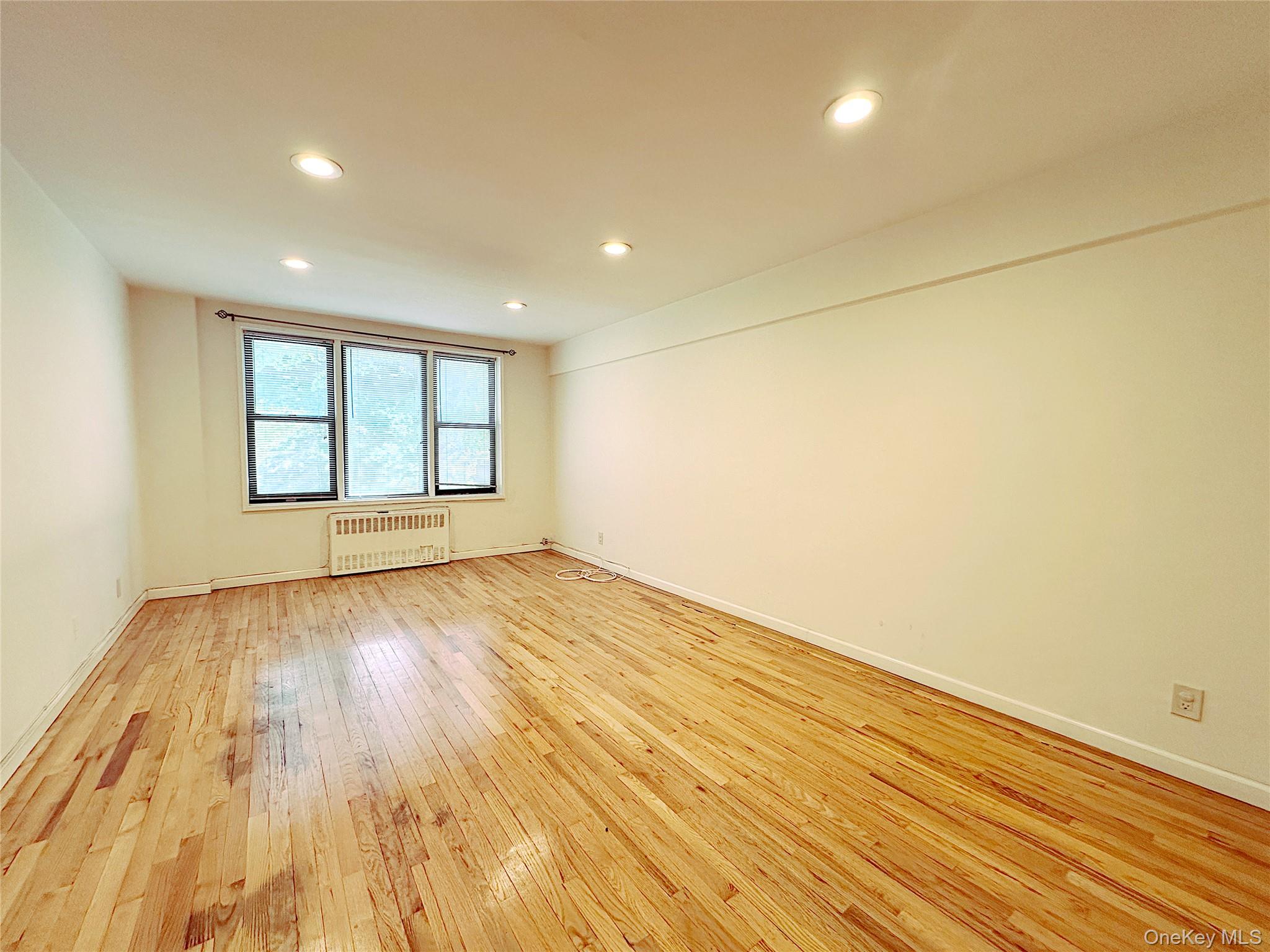 270 N Broadway 2Hi — photo
