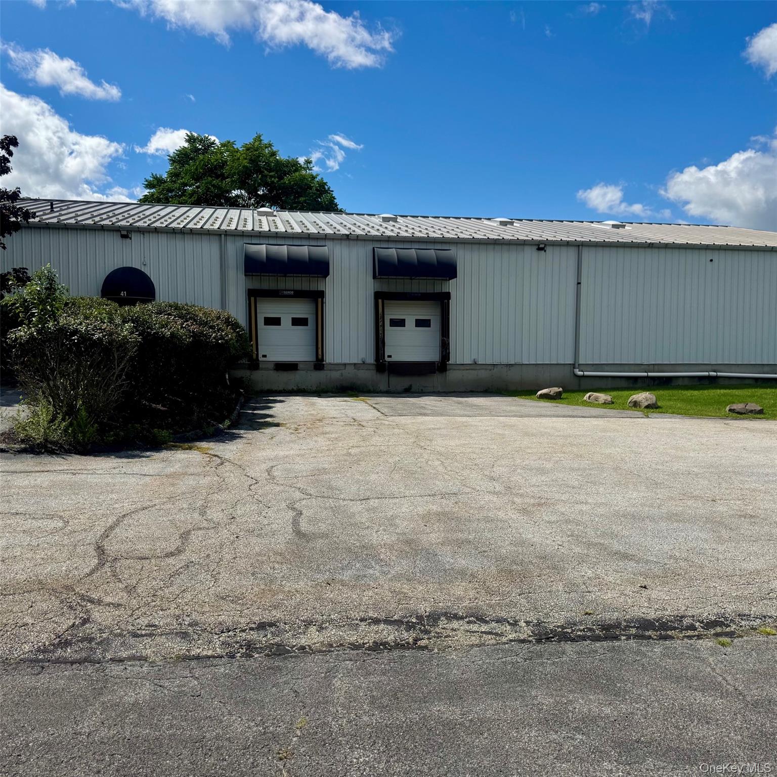 41 Elkay Drive — photo