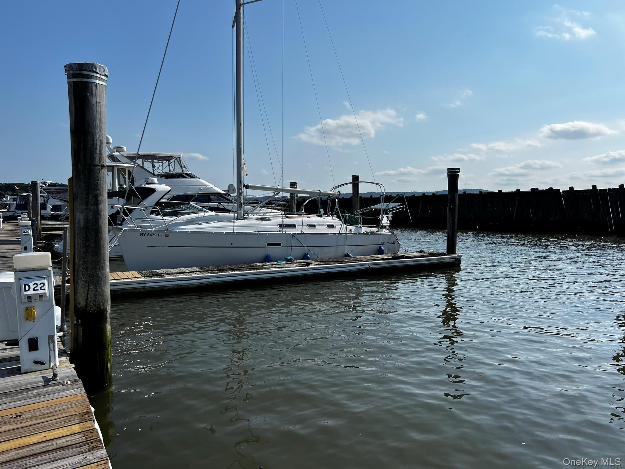D-20 Half Moon Bay Marina — photo