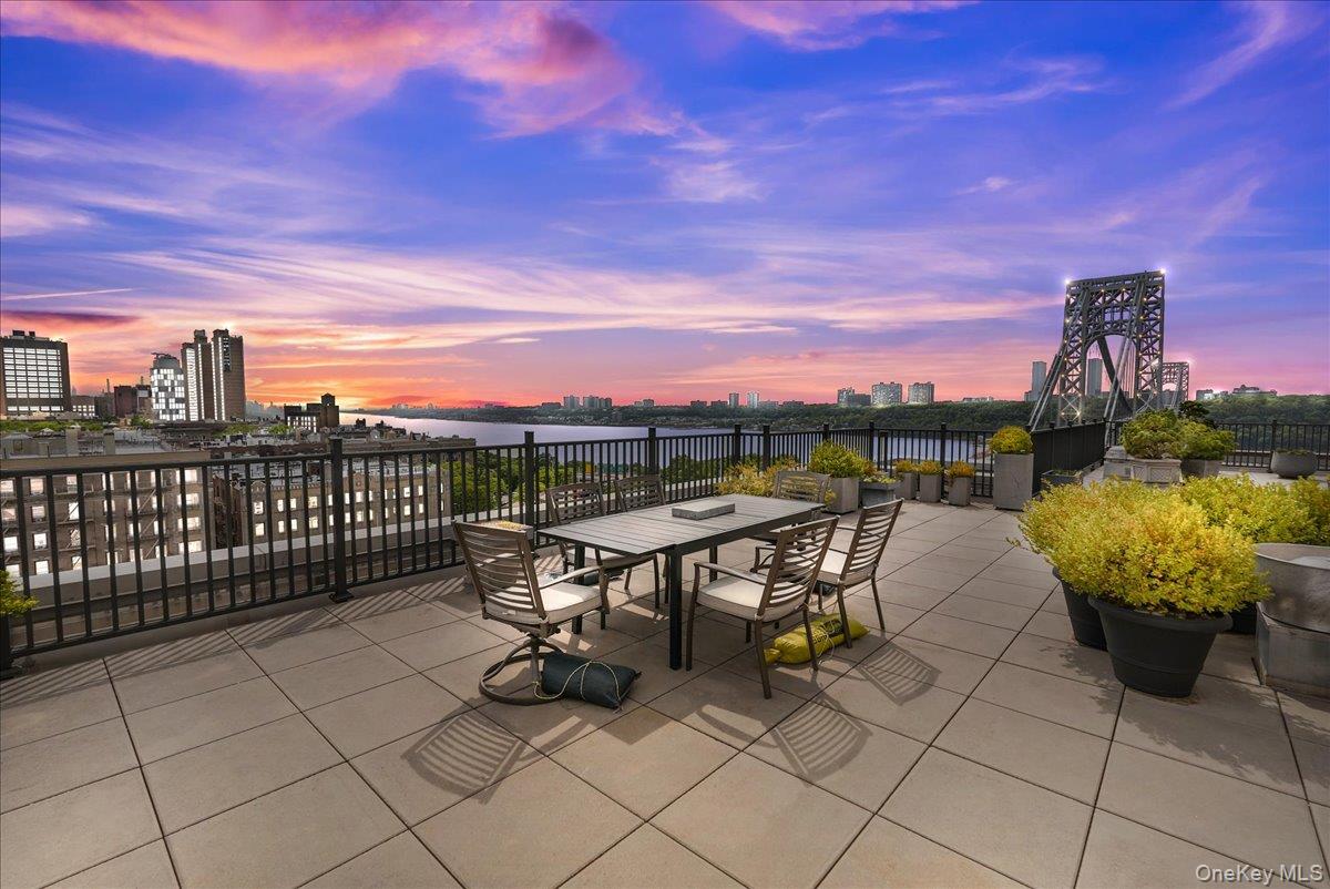 40 Pinehurst Avenue 2D — photo