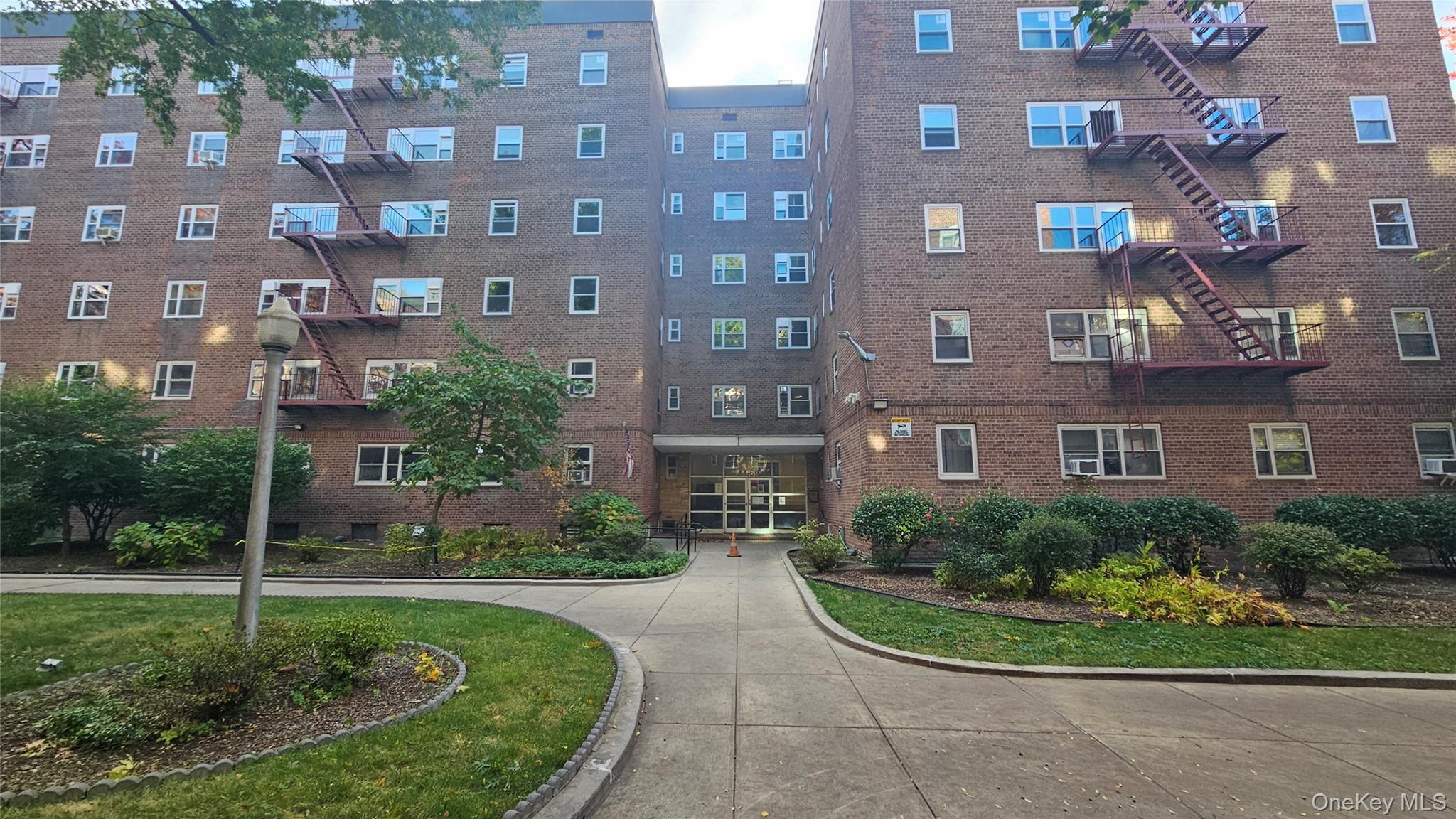 44-69 Kissena Boulevard 4M — photo