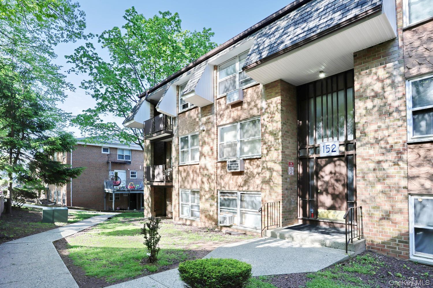 152 Kearsing Parkway E — photo