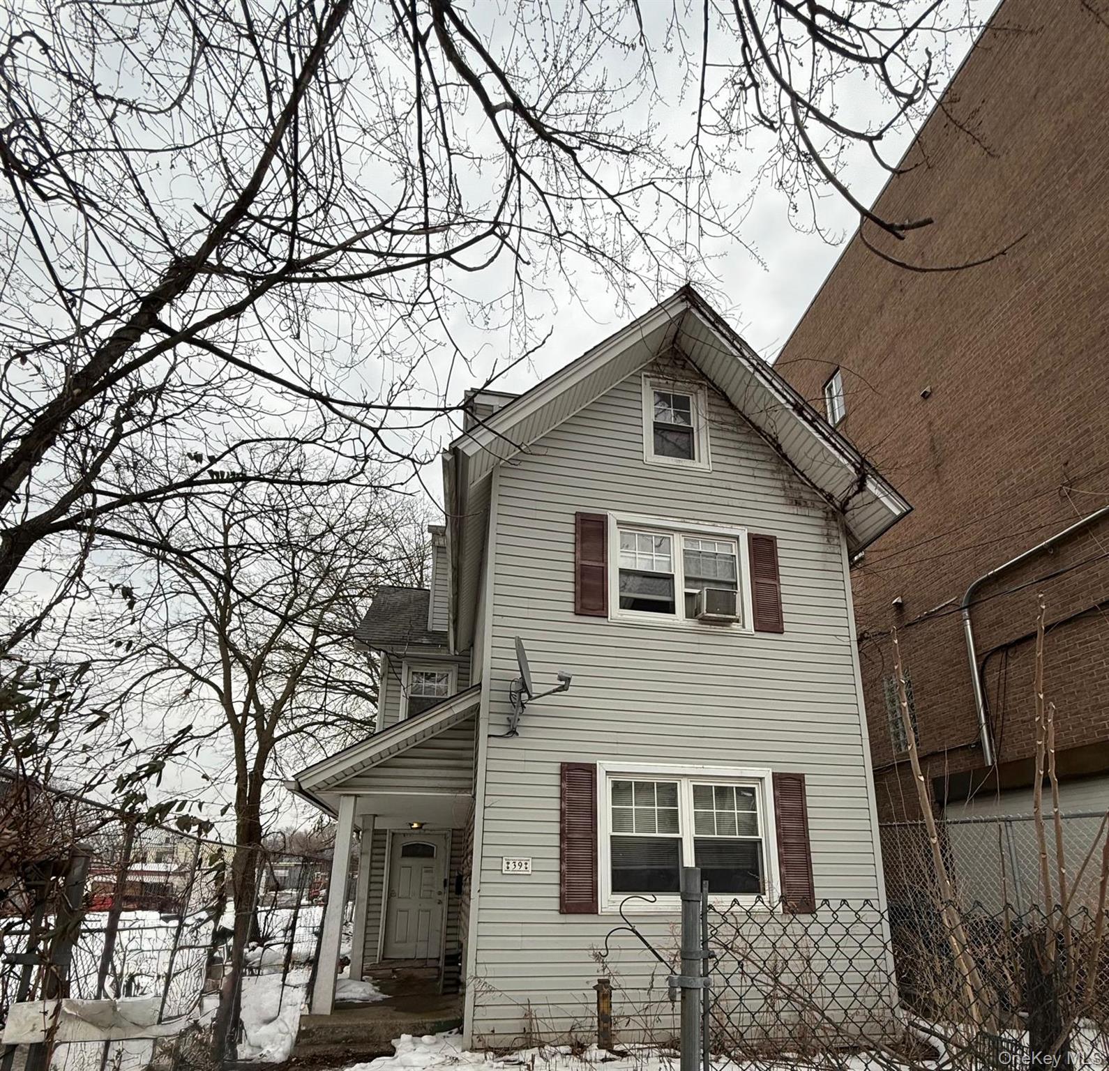 39 Maple Avenue — photo