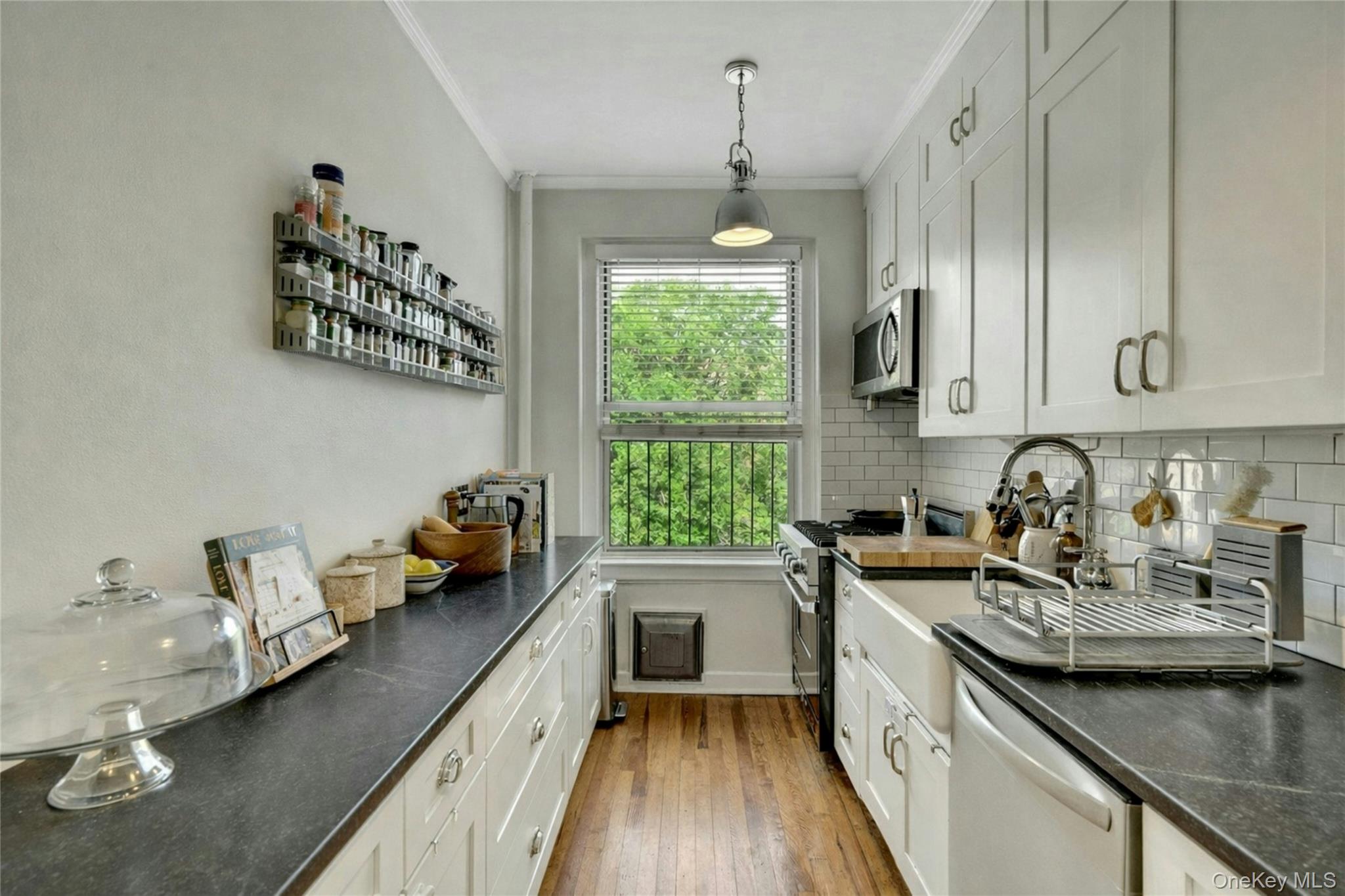 472 Gramatan Avenue a3 — photo