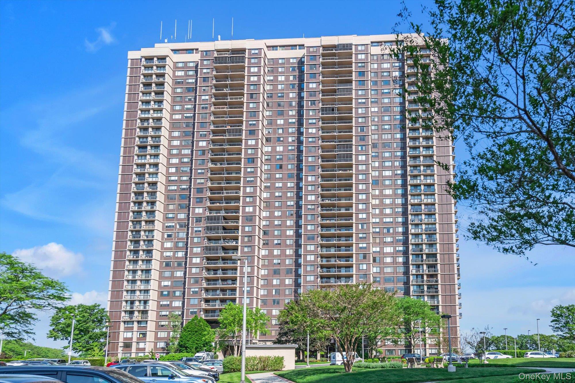 271-10 Grand Central Parkway 29V — photo
